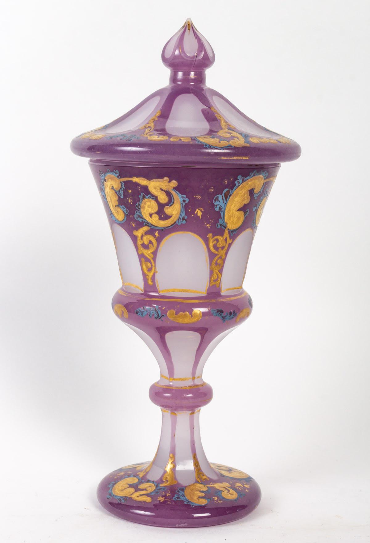 Opaline Overlay Covered Tumbler, 19th Century. In Good Condition For Sale In Saint-Ouen, FR