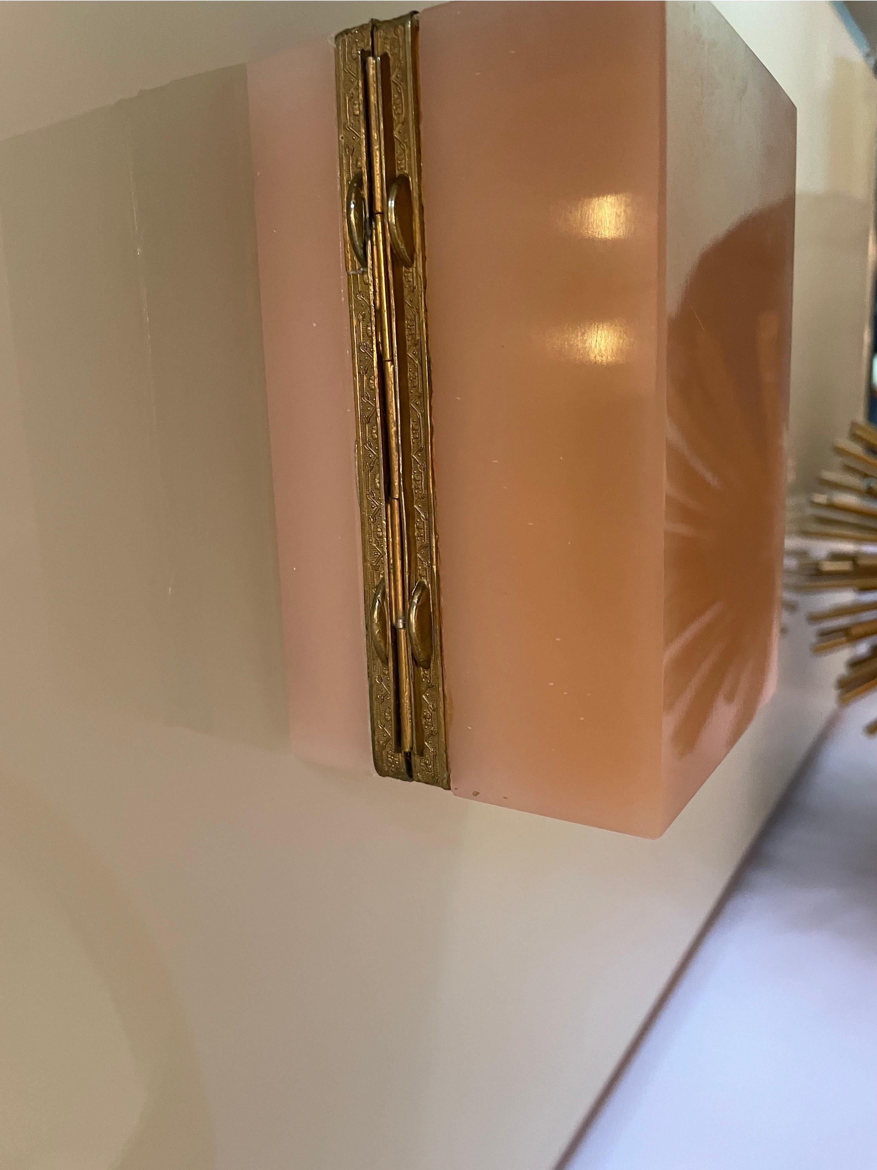 Opaline Pale Pink Box  In Good Condition For Sale In Chicago, IL