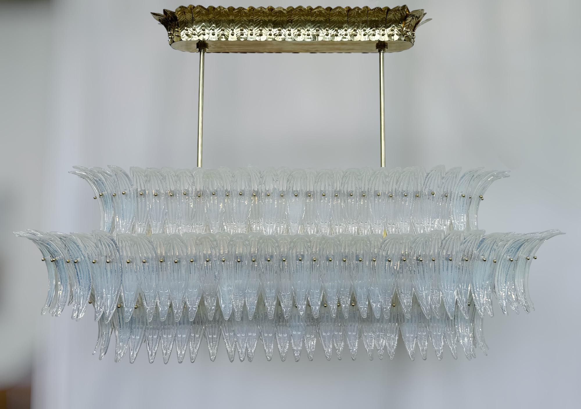 Mid-Century moderno Lampadario Opaline Palmette di Fabio Ltd in vendita