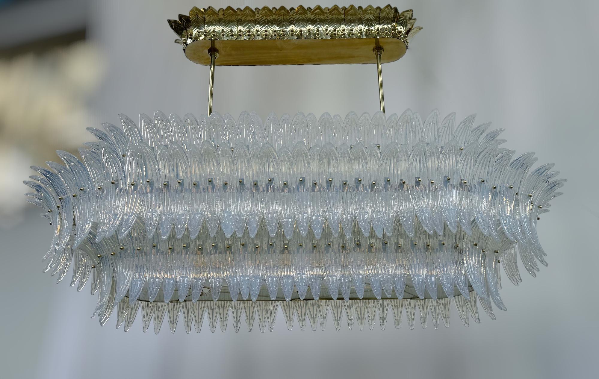 Italiano Lampadario Opaline Palmette di Fabio Ltd in vendita