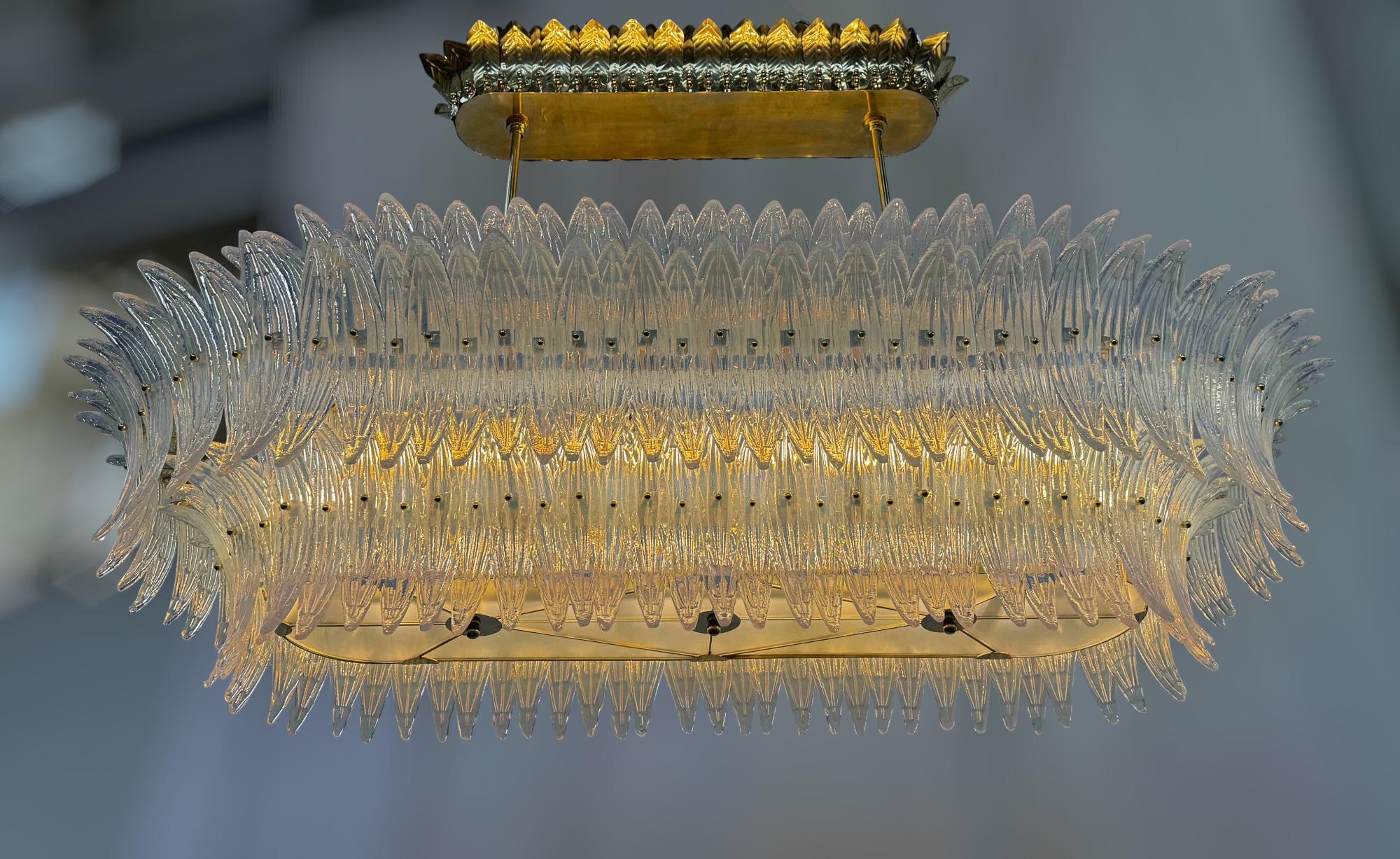 Lampadario Opaline Palmette di Fabio Ltd in vendita 1