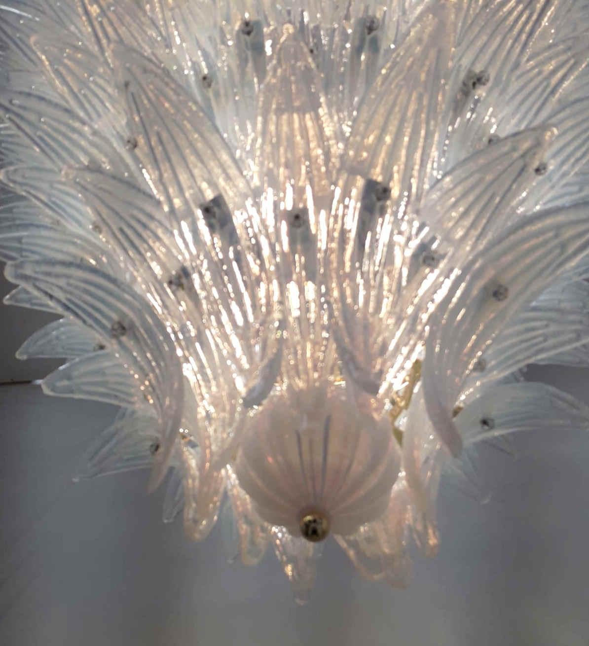 Lampadario Palmette Opalino in vendita 3