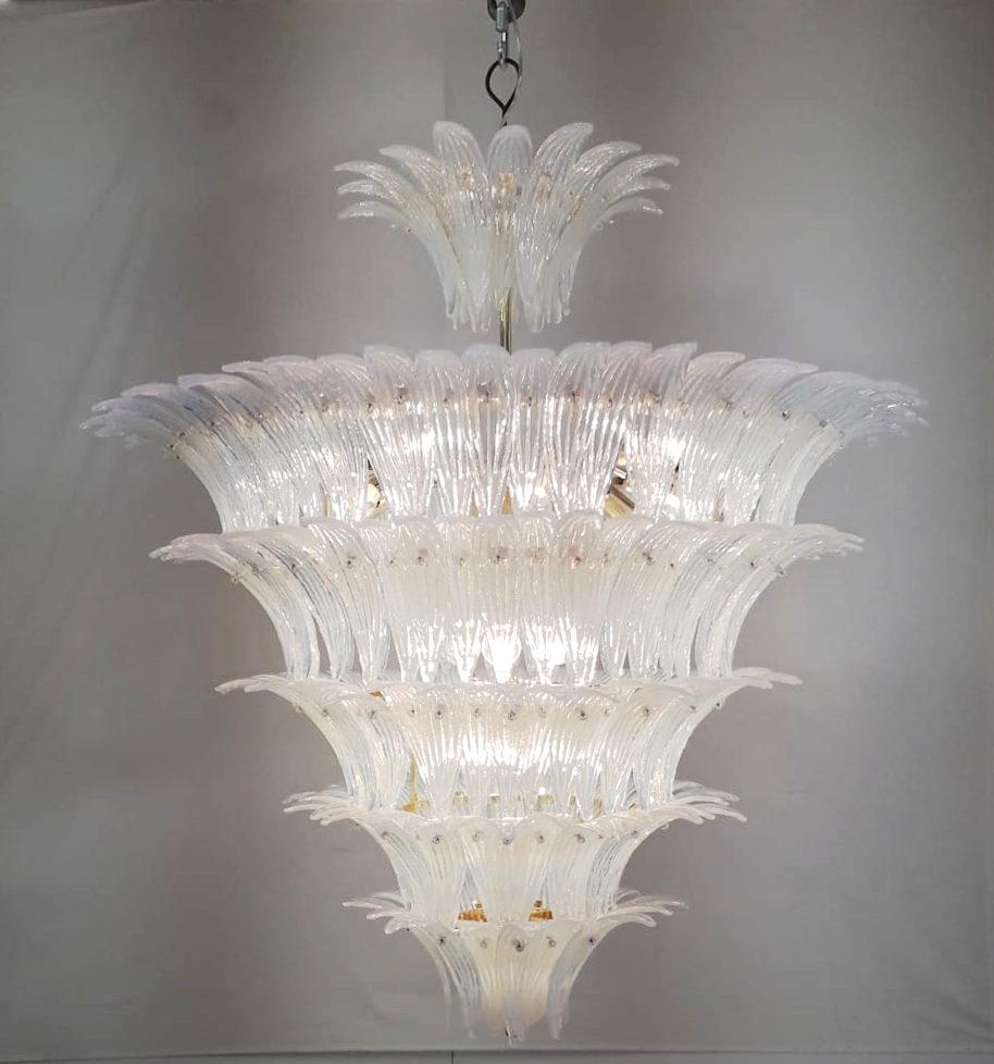 XX secolo Lampadario Palmette Opalino in vendita