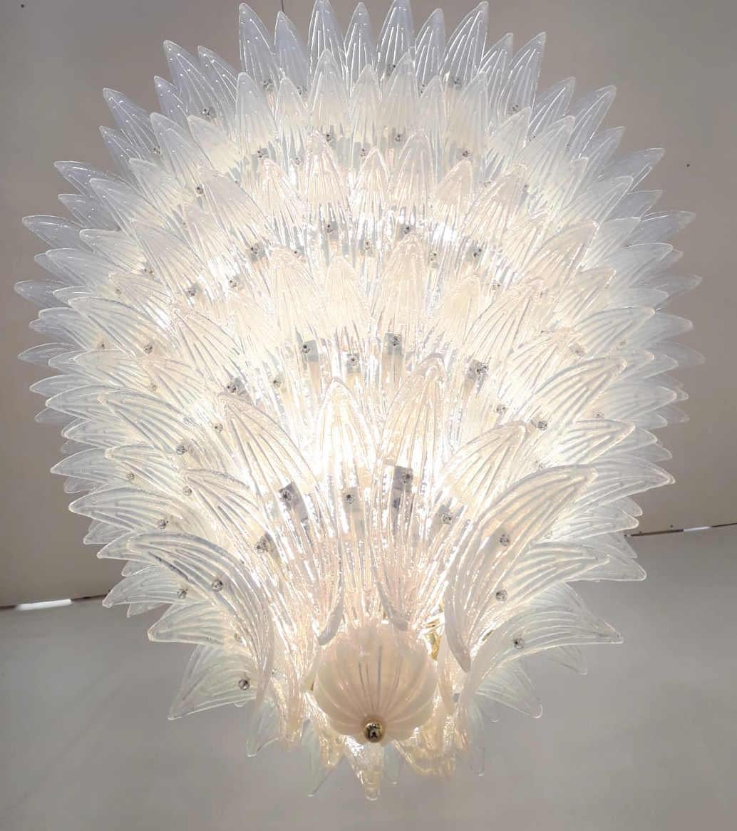 Lampadario Palmette Opalino in vendita 2