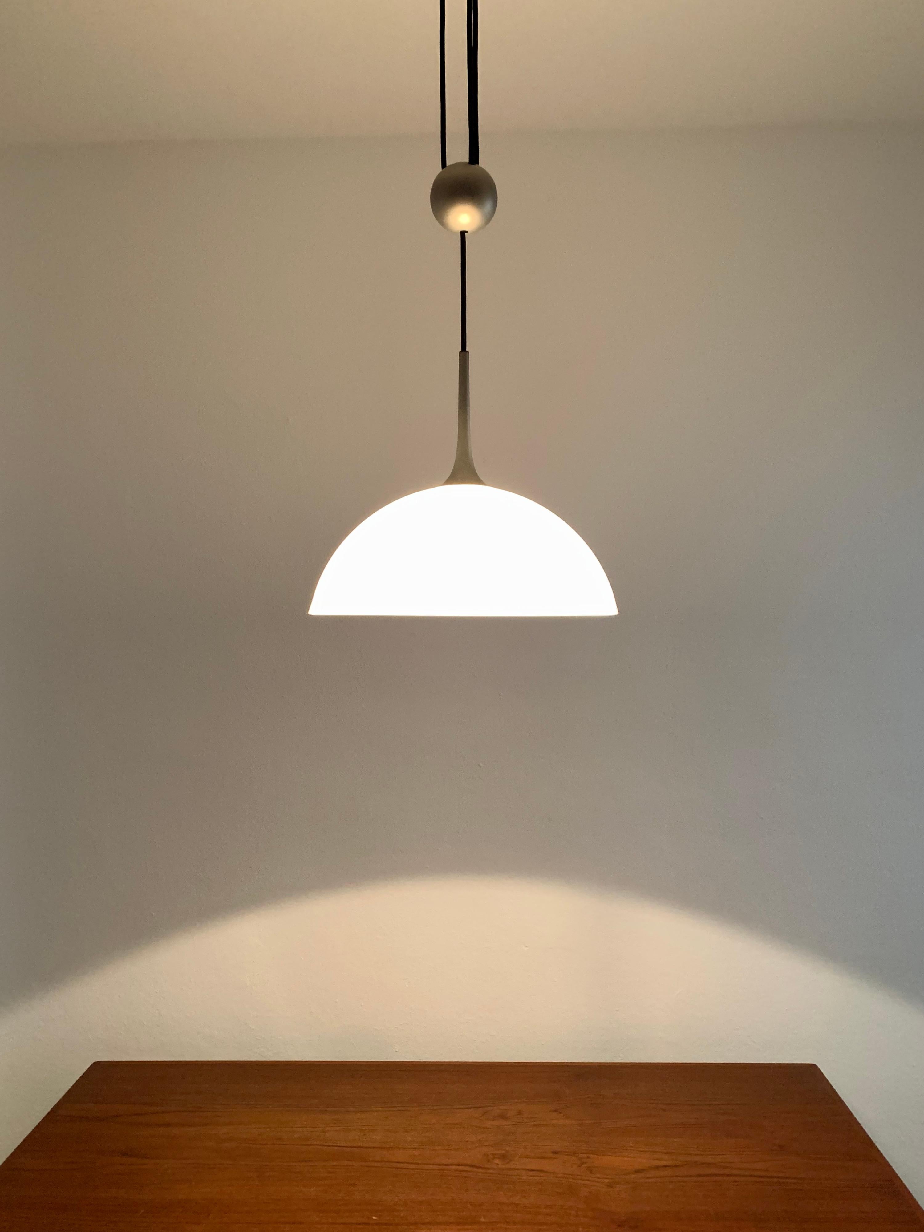 Opaline Posa 36 Pendant Lamp with Counterweight by Florian Schulz For Sale 3