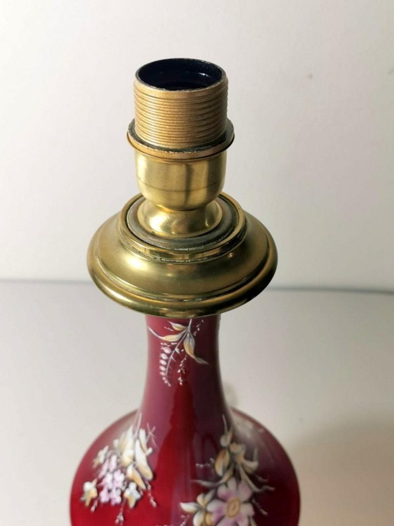 Napoleon III Style French Opaline Red Glass Lamp Decorated and Golden Brass Base In Good Condition In Prato, Tuscany