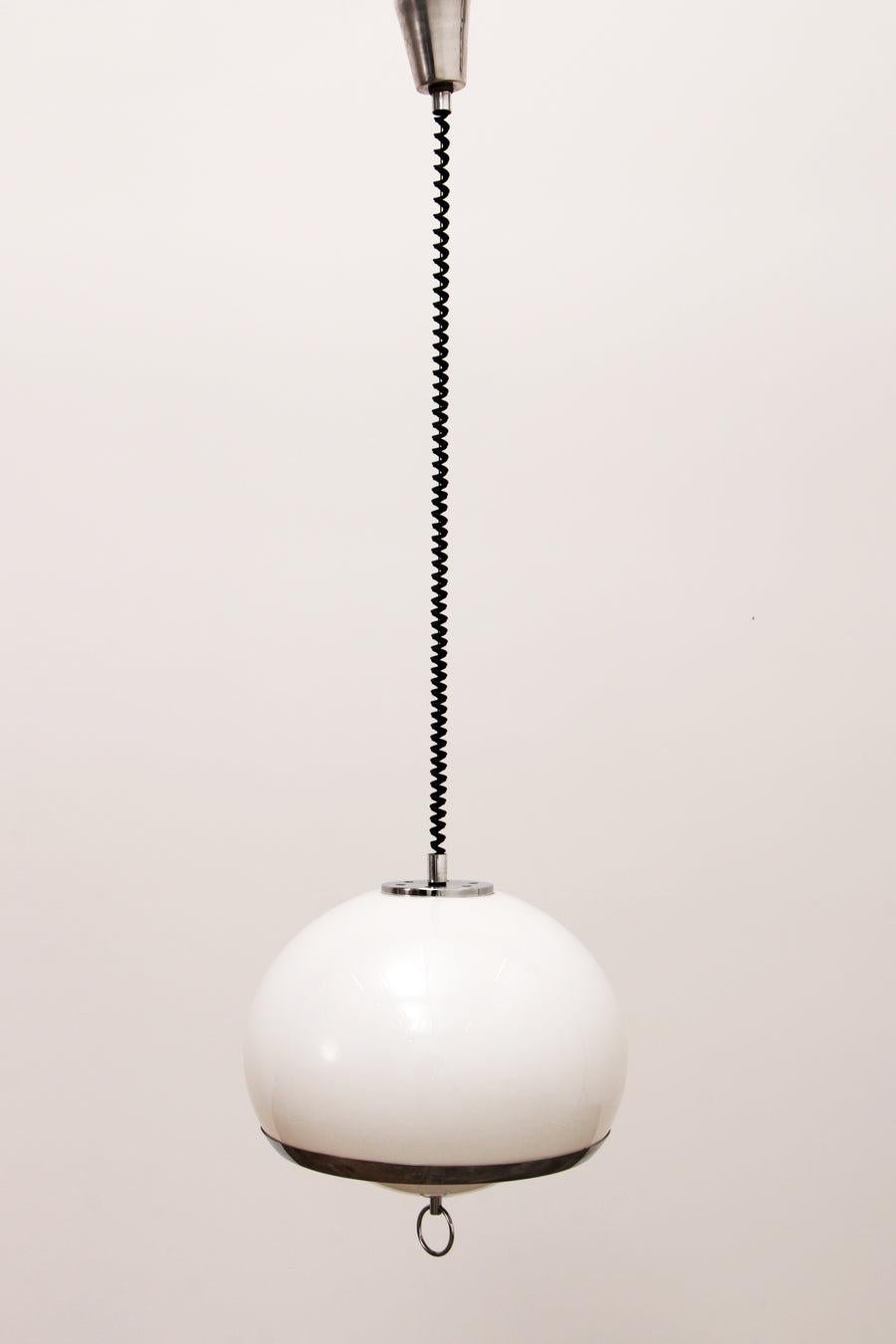 Opaline Space Age German Pendant Lamp with Harmonica Cord In Good Condition For Sale In Oostrum-Venray, NL