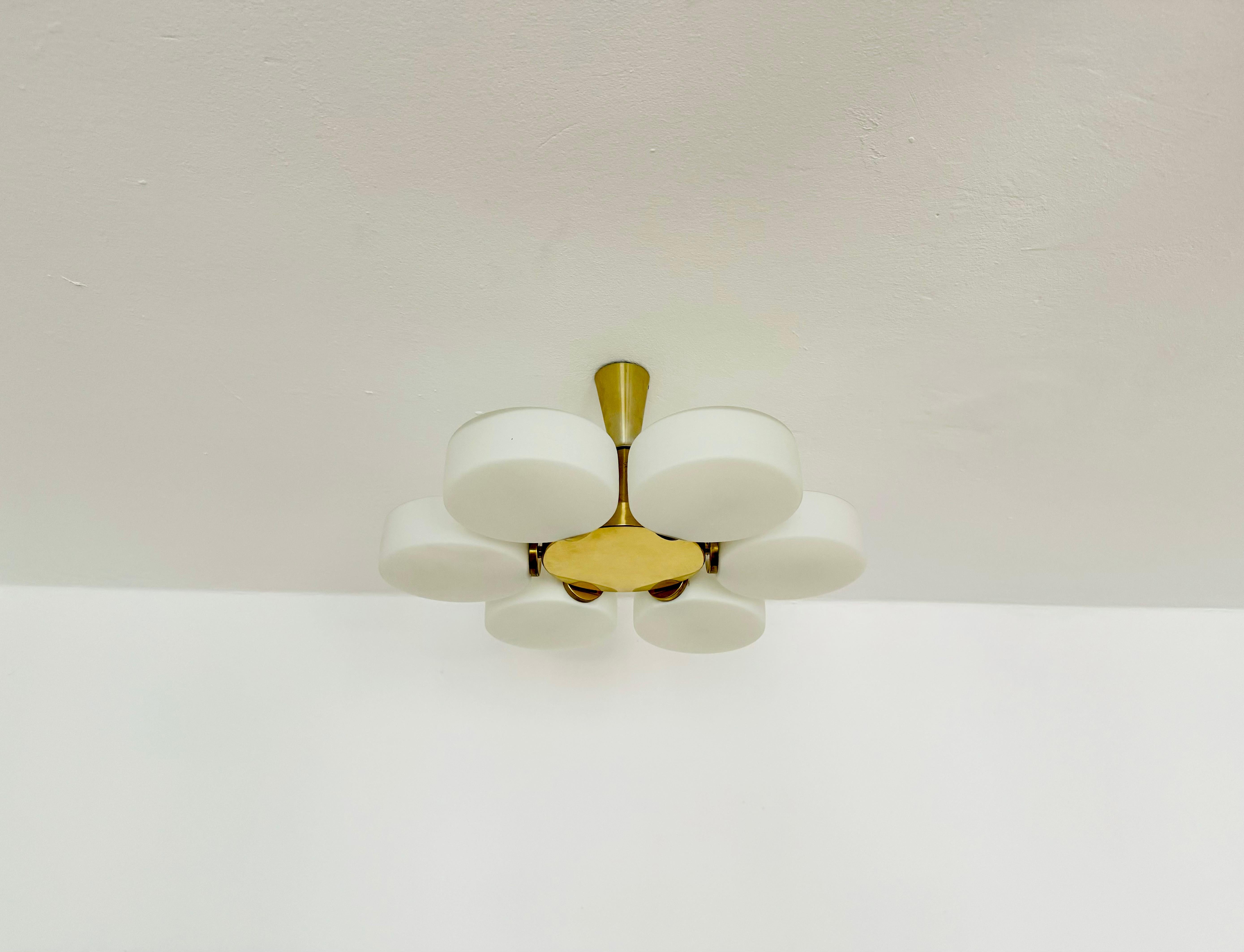 Lampadario Sputnik Opaline di Kaiser Leuchten In condizioni buone in vendita a München, DE