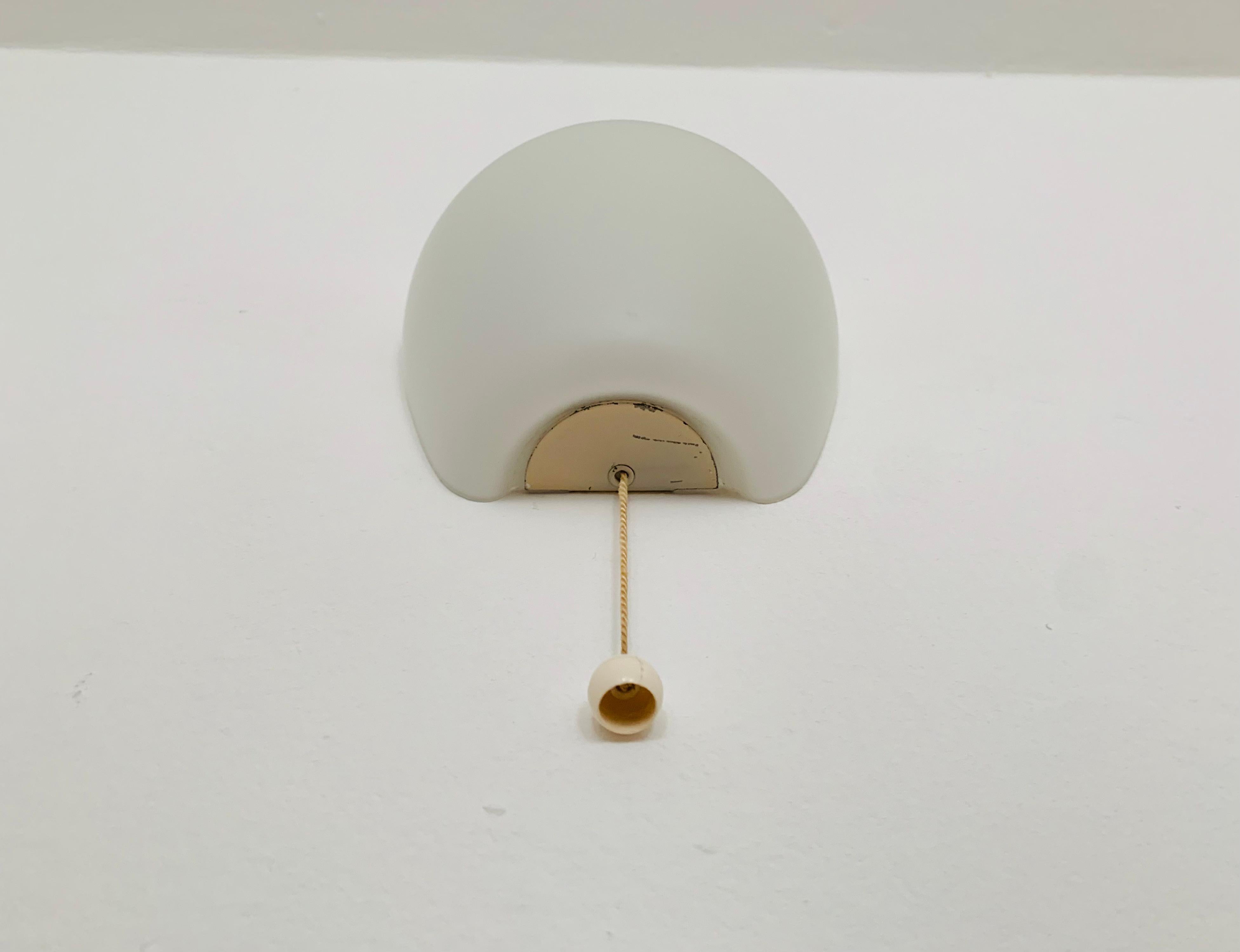 Opaline Wall Lamp by Wilhelm Wagenfeld for Peill and Putzler In Good Condition For Sale In München, DE