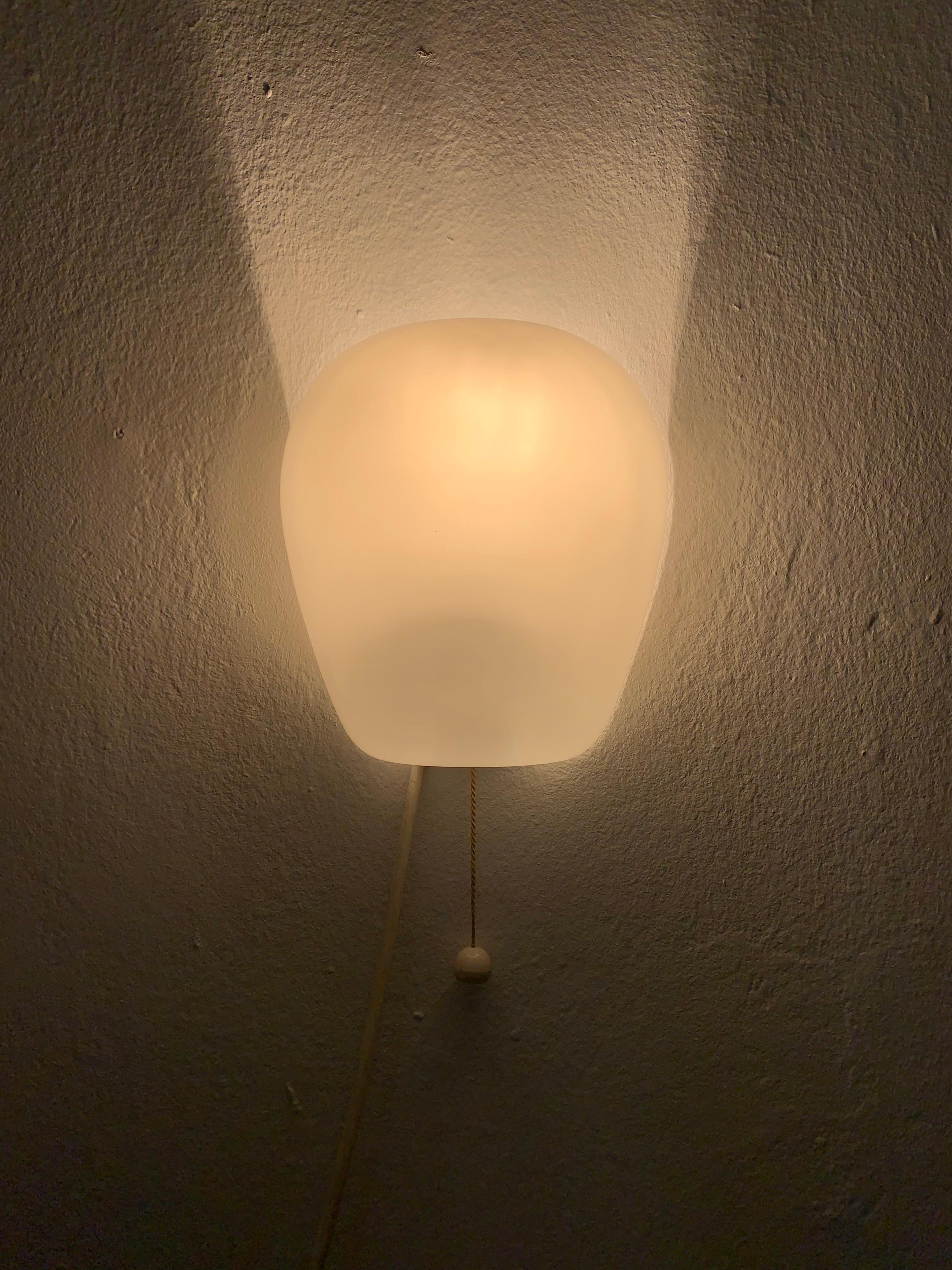 Opaline Wall Lamp by Wilhelm Wagenfeld for Peill and Putzler For Sale 1