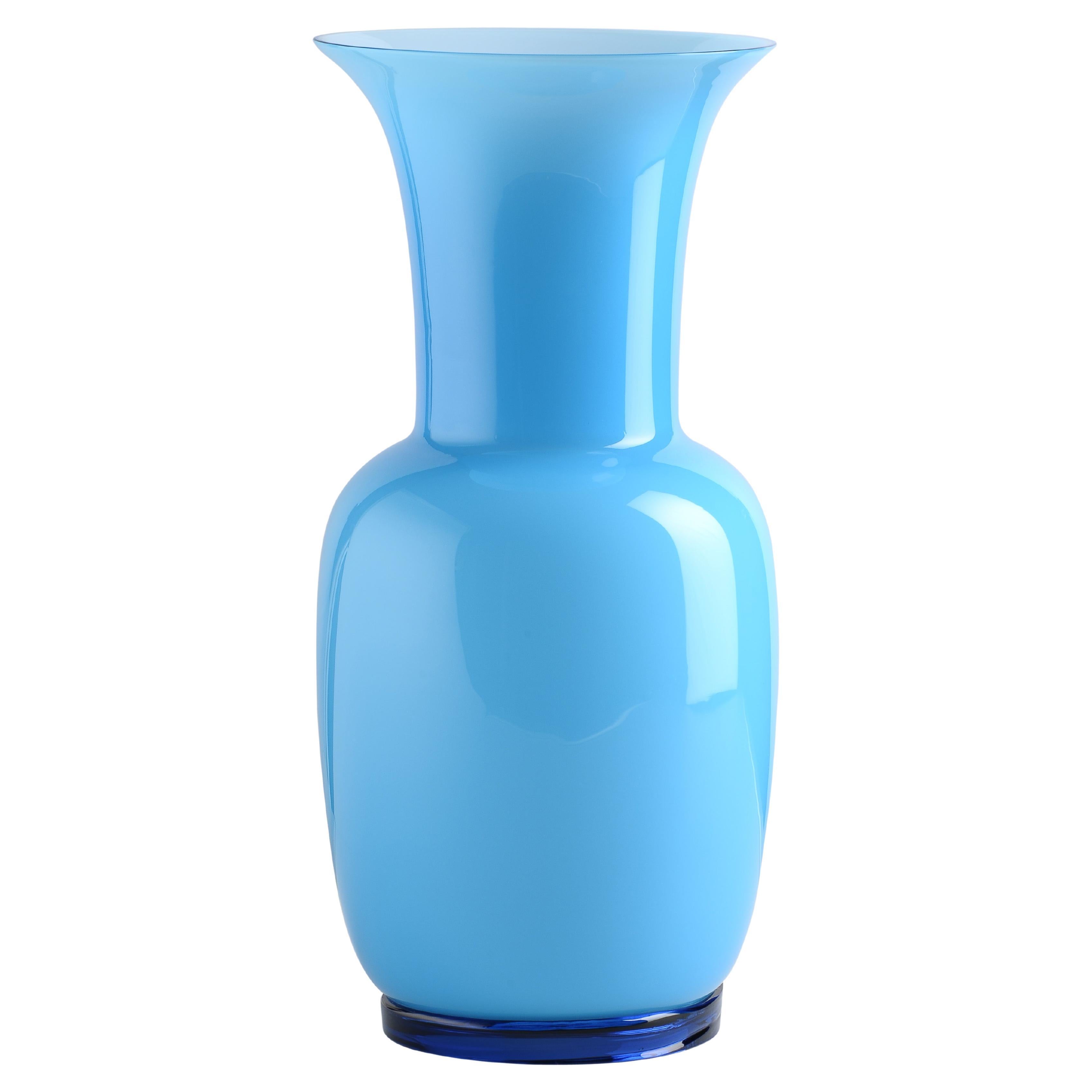 Vase en verre Opalino en acquamarine blanc laiteux à l'intérieur par Venini