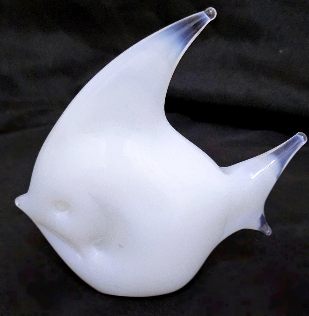 Mid-Century Modern Opalino/Alabastro Murano Glass Fish Sculpture For Sale 6