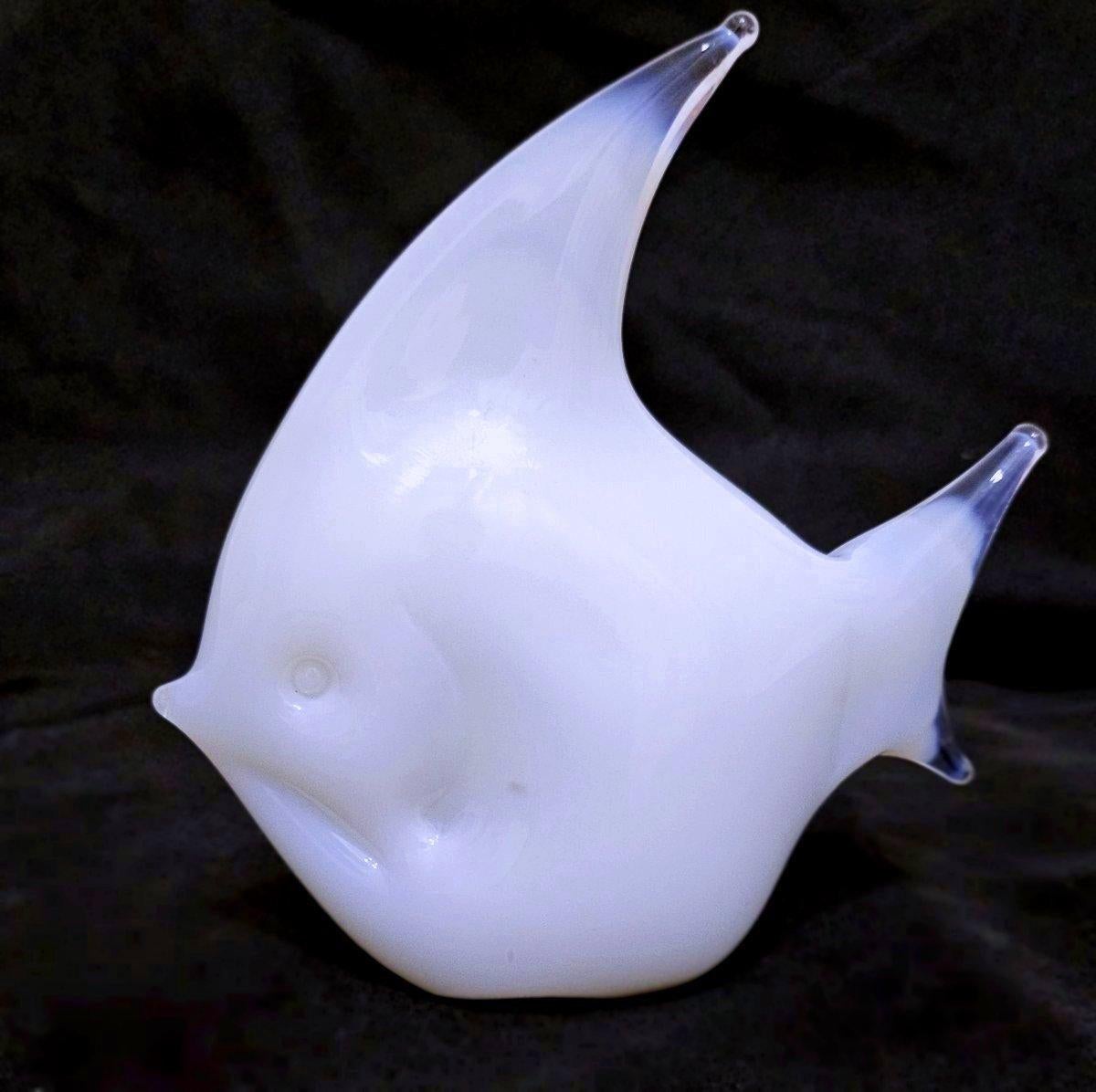 Mid-Century Modern Opalino/Alabastro Murano Glass Fish Sculpture For Sale 7