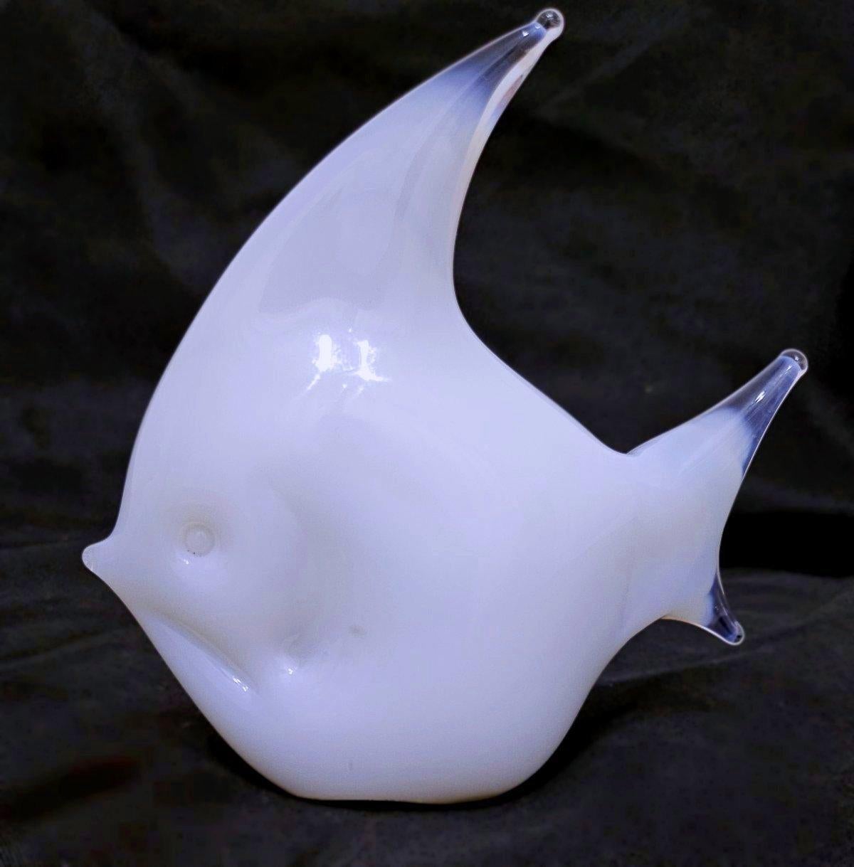 Mid-Century Modern Opalino/Alabastro Murano Glass Fish Sculpture For Sale 8