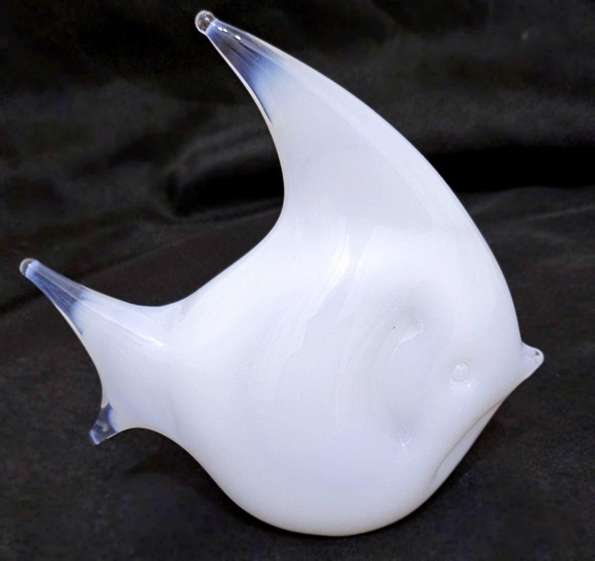 Italian Mid-Century Modern Opalino/Alabastro Murano Glass Fish Sculpture For Sale