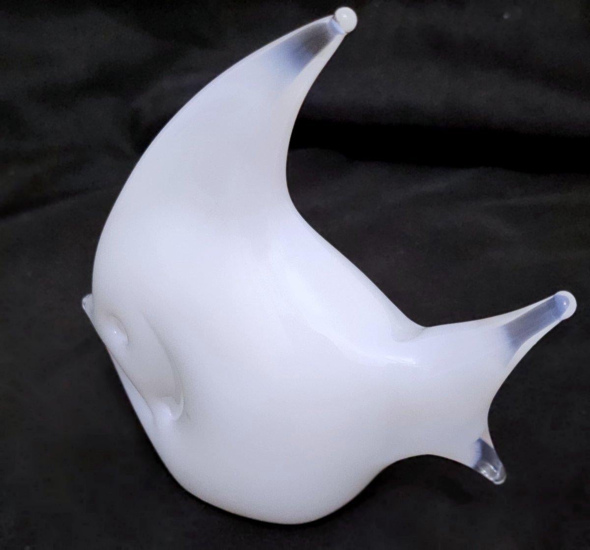 Mid-Century Modern Opalino/Alabastro Murano Glass Fish Sculpture For Sale 3