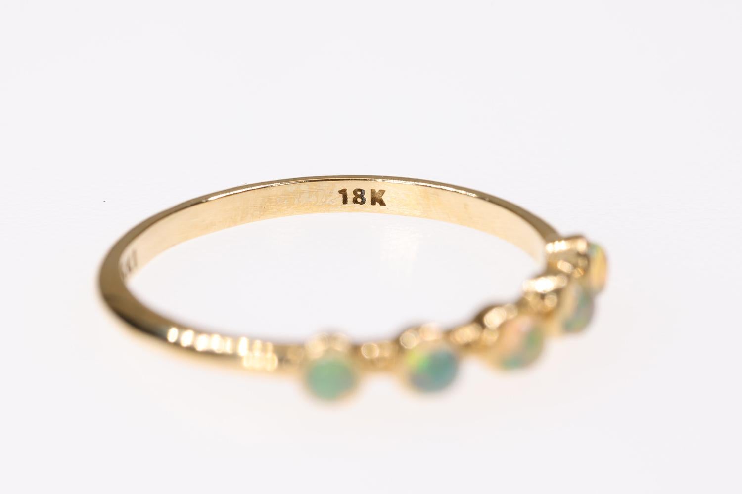 Opal Fünf Stein Cabochon Stapelbarer 18K Gelbgold Ring im Angebot 1