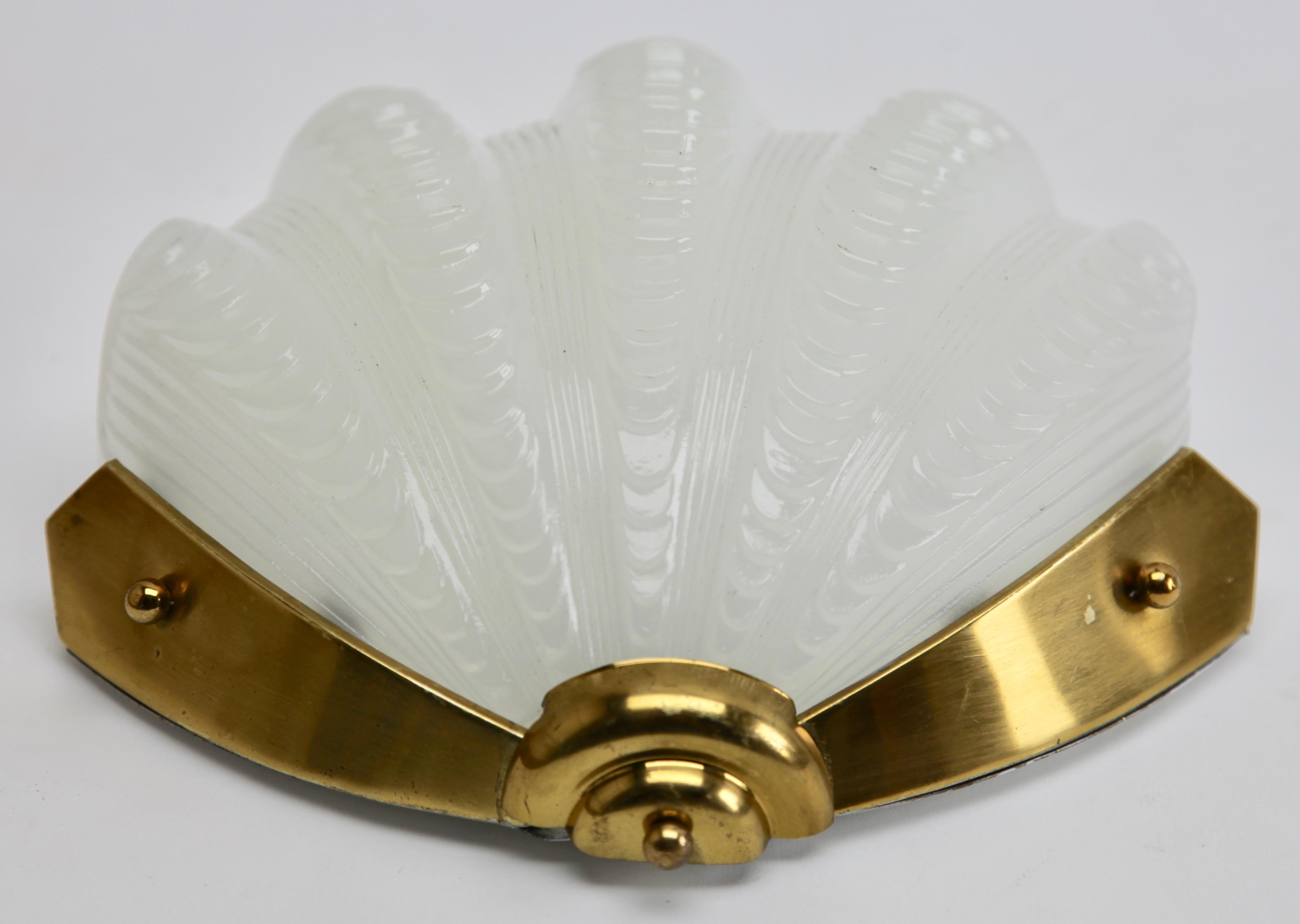 Mid-20th Century Opaque Art Deco Clamshell Wall Lamp with Brass Fittings