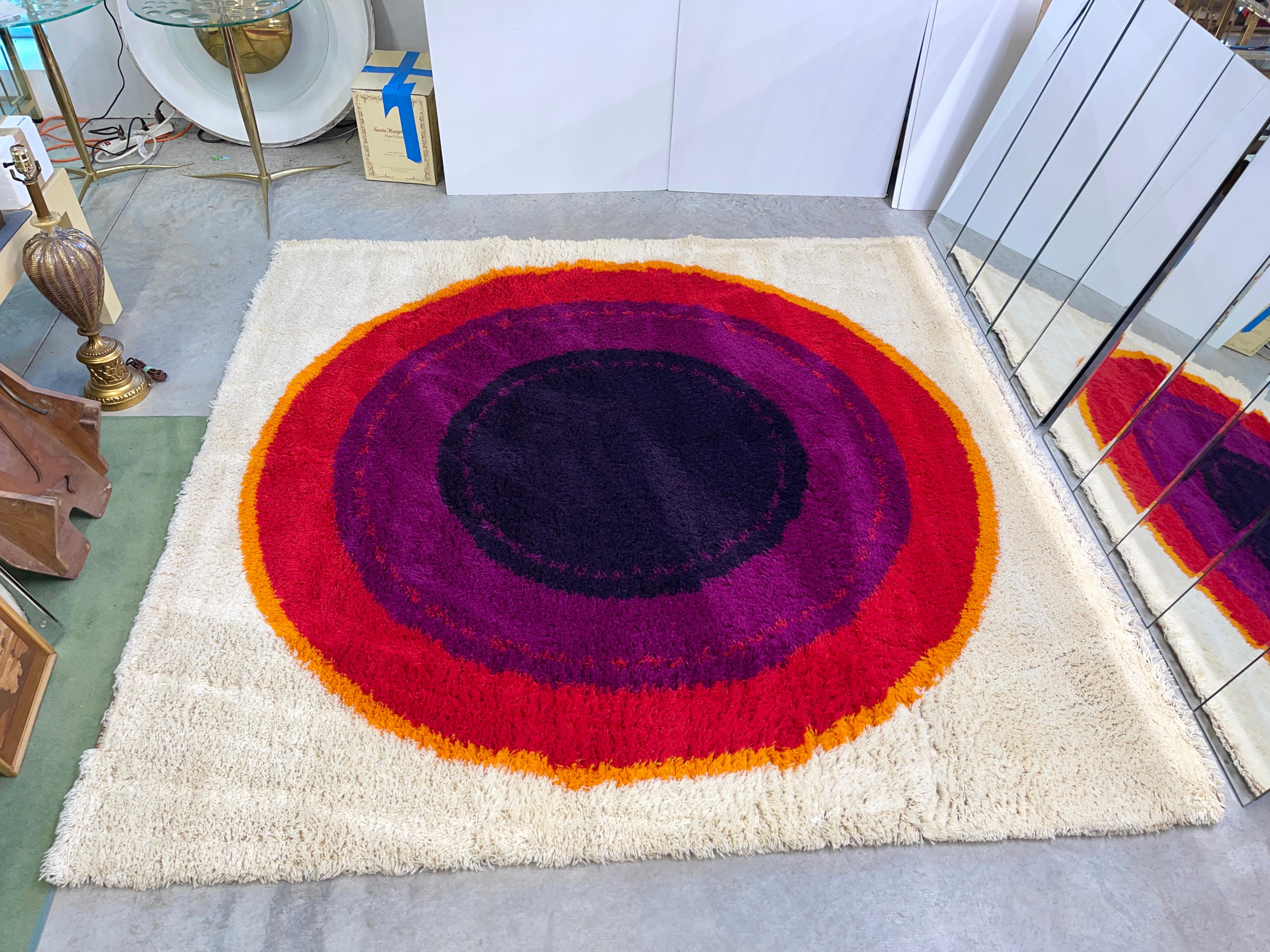 OpArt Danish Rya Bullseye Rug In Good Condition In Hanover, MA