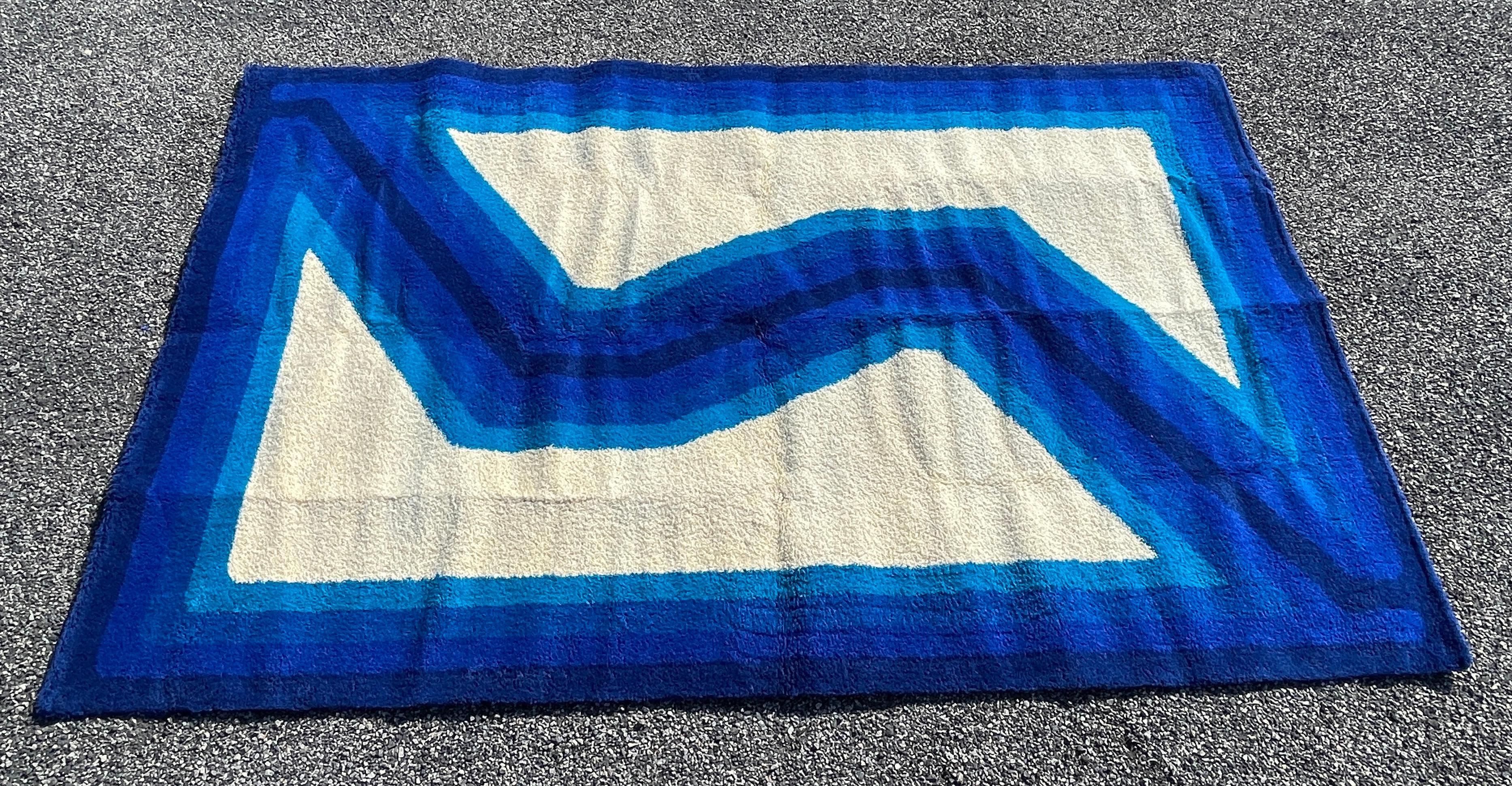 Mid-20th Century OpArt Danish Rya Rug Blue and White by Hojer Eksport Wilton For Sale