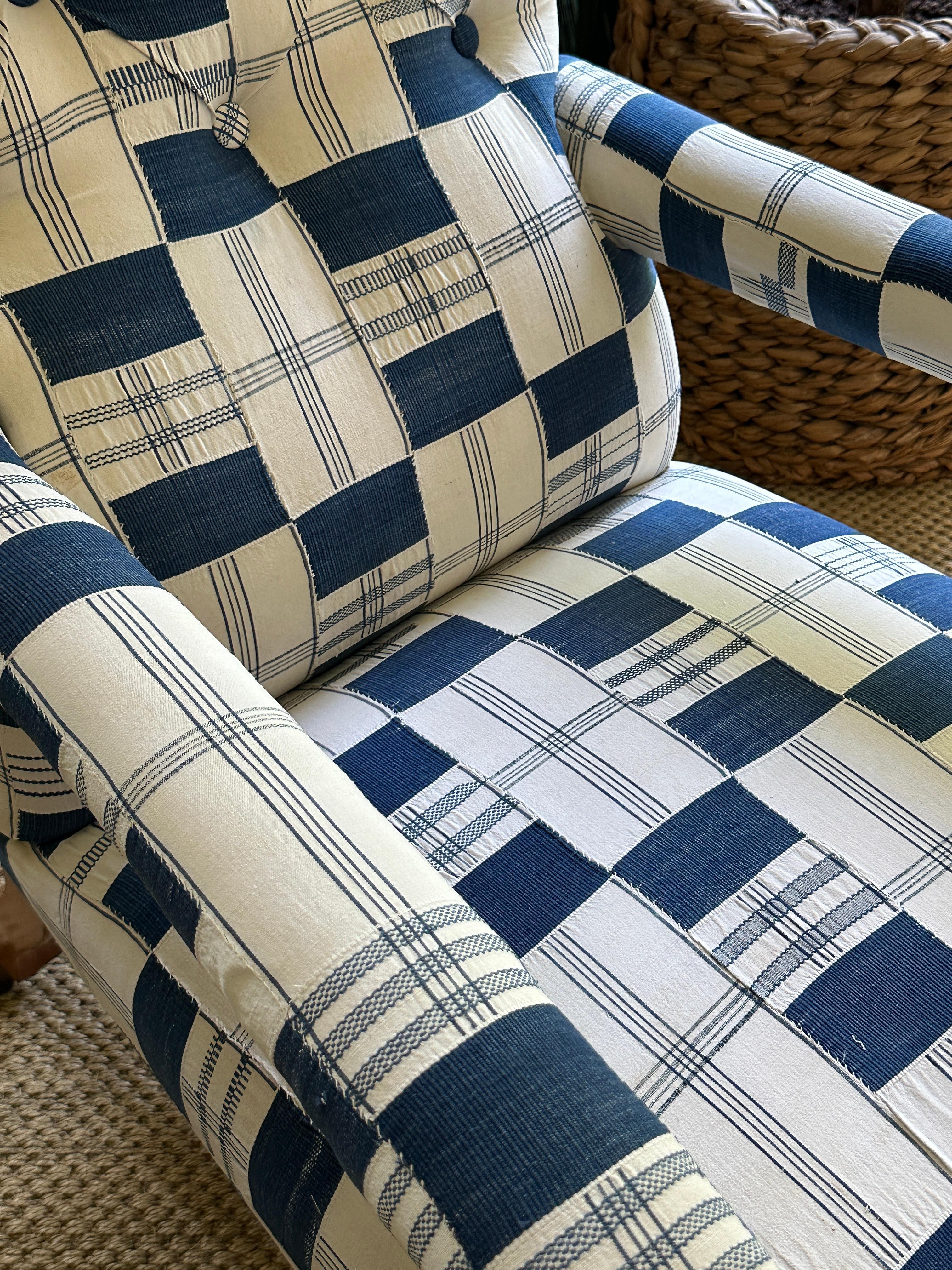 Mid-19th Century open armchair by Hindley & Son made in birch and upholstered in a vintage blue and white Kente Cloth from Ghana. Mid-19th Century.

Fully restored and re-upholstered.