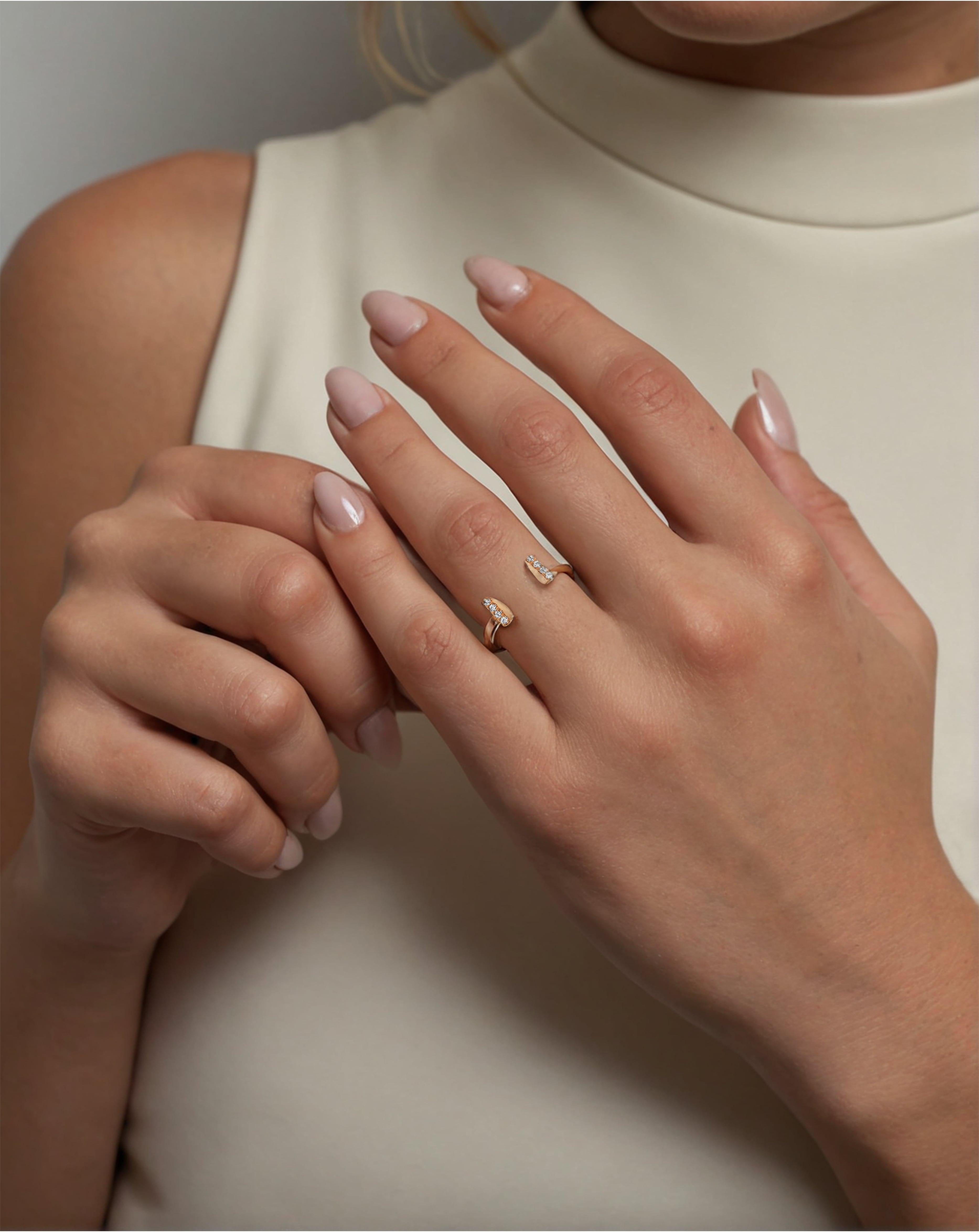 in vendita:  Anello con diamante Split Bar in oro 14K a Baguette Aperta 2