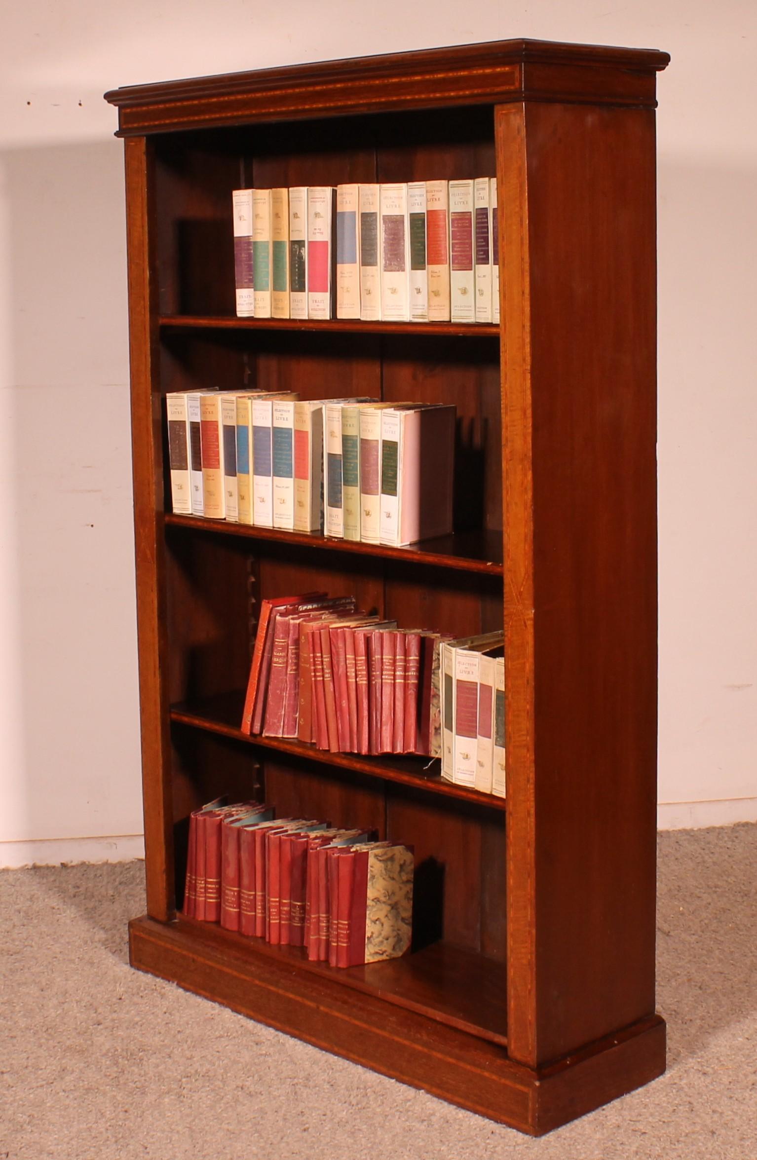 Libreria a giorno in mogano con intarsi del XIX secolo - Inghilterra in vendita 4