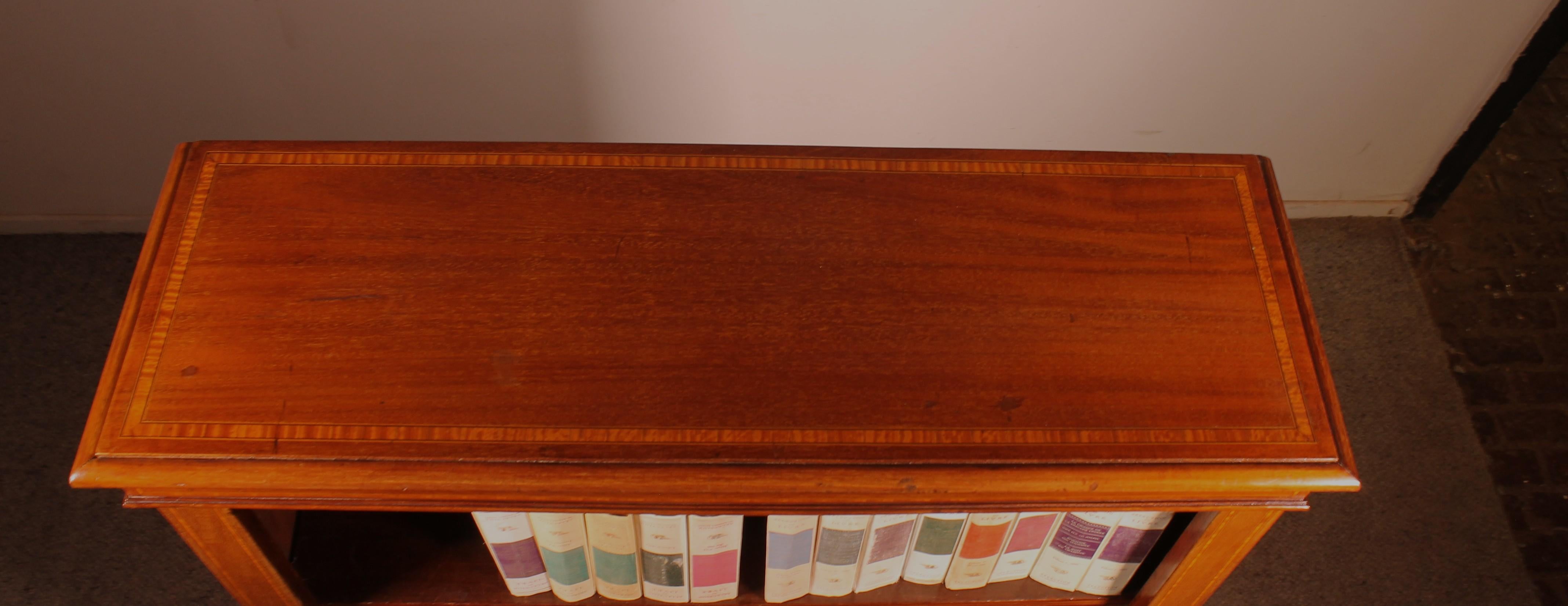 Libreria a giorno in mogano con intarsi del XIX secolo - Inghilterra in vendita 5