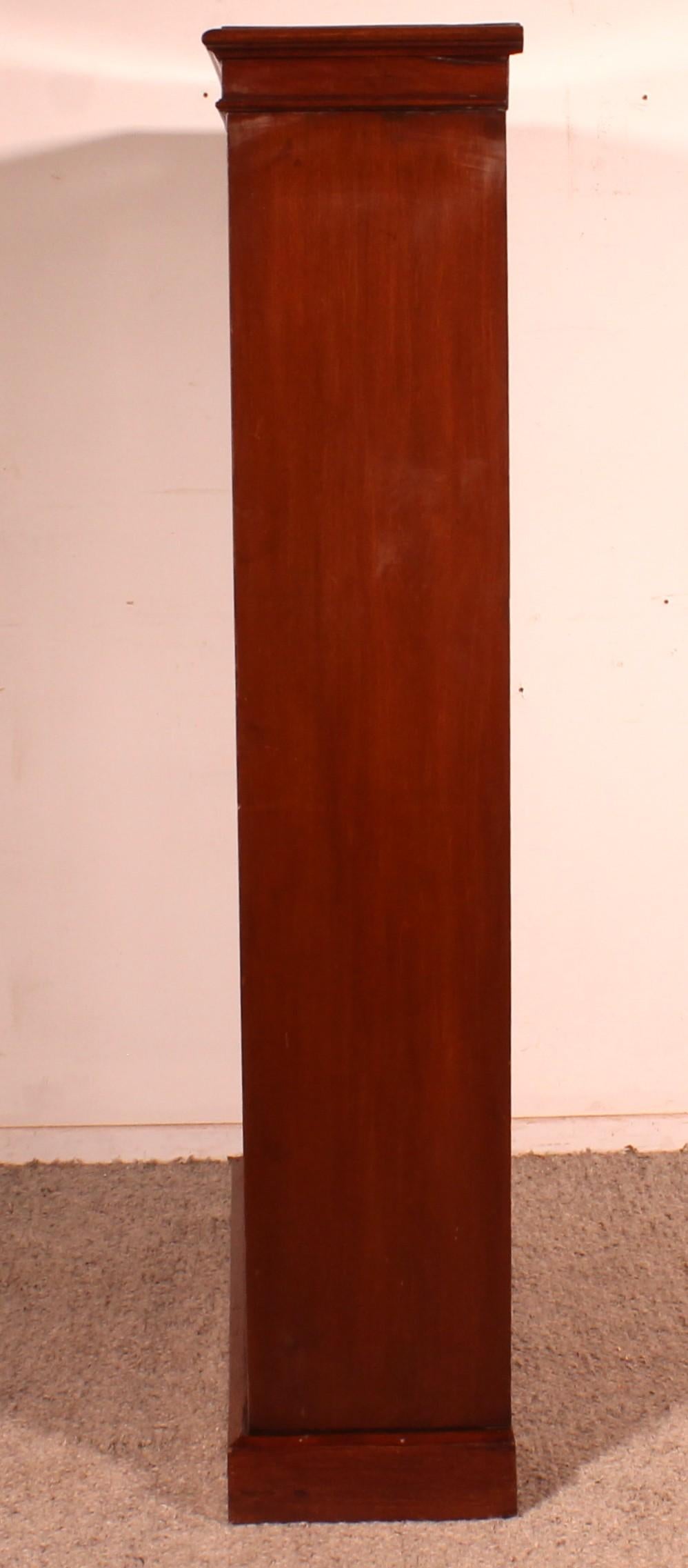 Libreria a giorno in mogano con intarsi del XIX secolo - Inghilterra in vendita 1