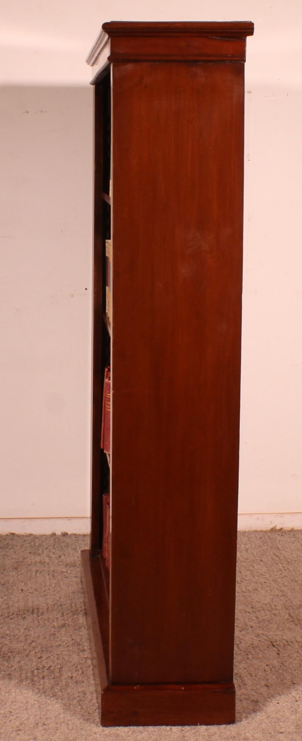 Libreria a giorno in mogano con intarsi del XIX secolo - Inghilterra in vendita 3