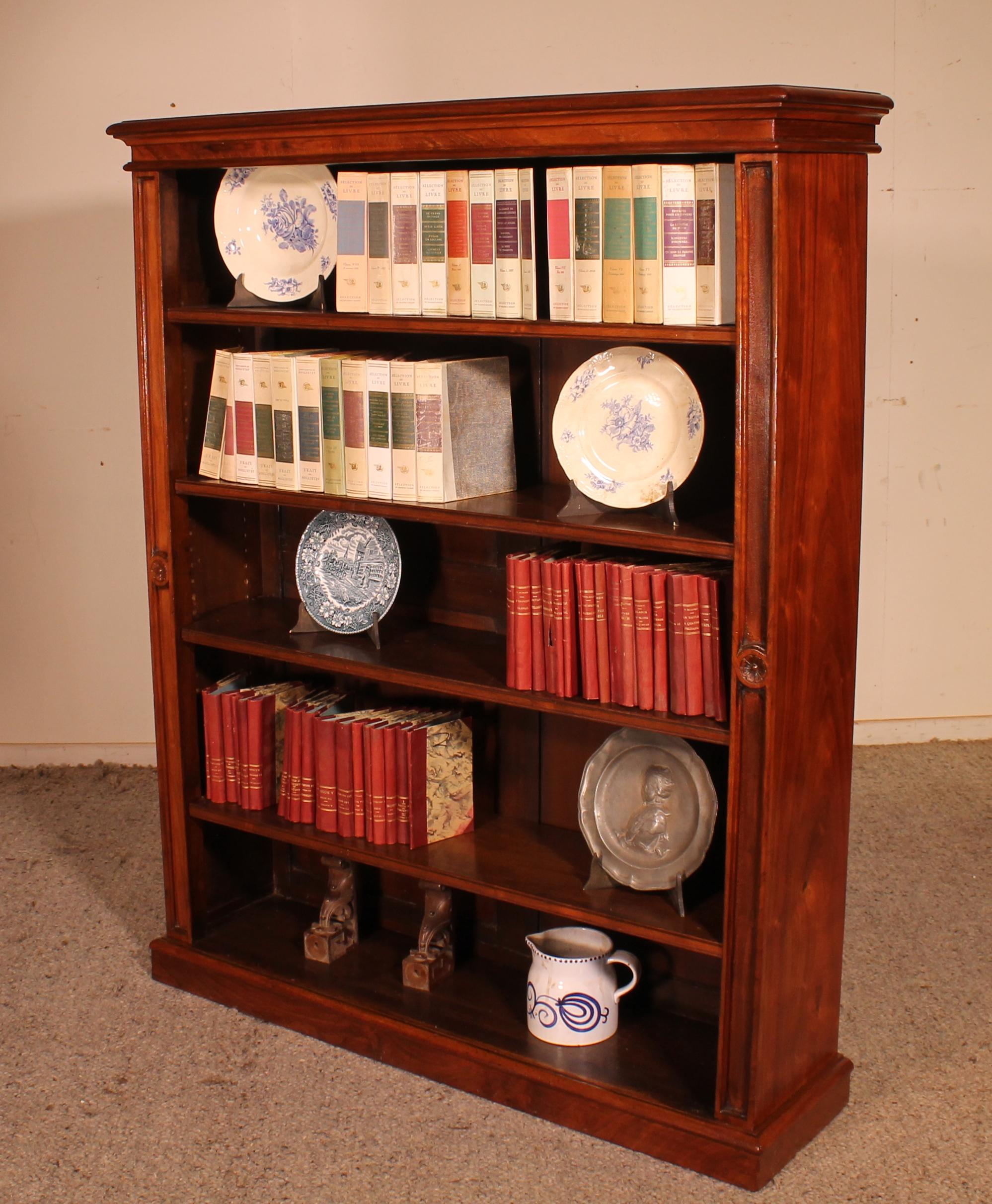 19th Century Open Bookcase in Walnut 19 ° Century-England For Sale