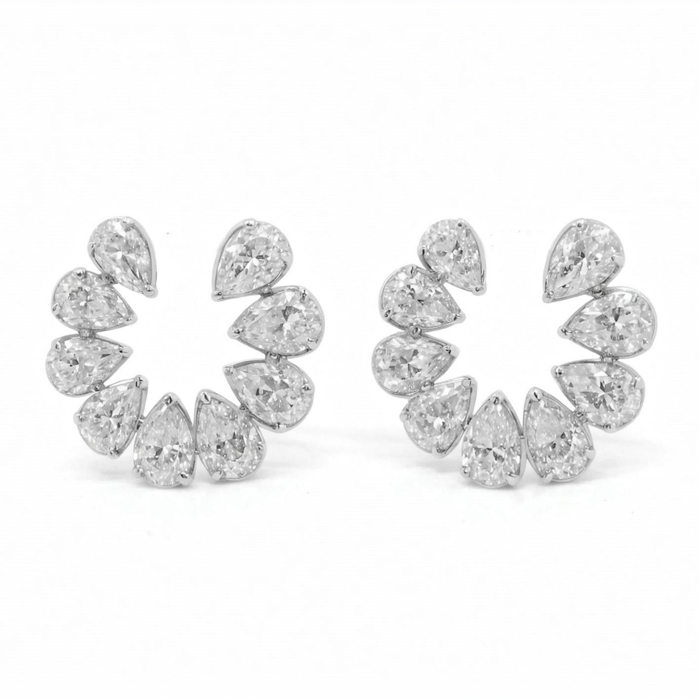 Offener Kreis 18K Gelbgold Birnenschliff Diamant Ohrstecker (Moderne) im Angebot