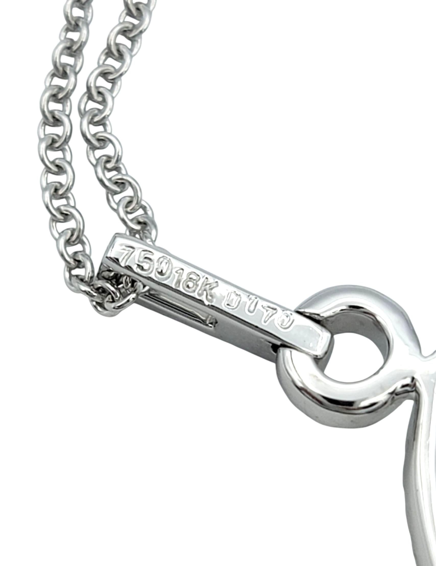 Collier à motif botanique en cercle ouvert avec pendentif en diamant rond en or blanc 14 carats en vente 4