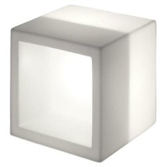Vitrine modulaire ouverte à 45 lumières de SLIDE Studio