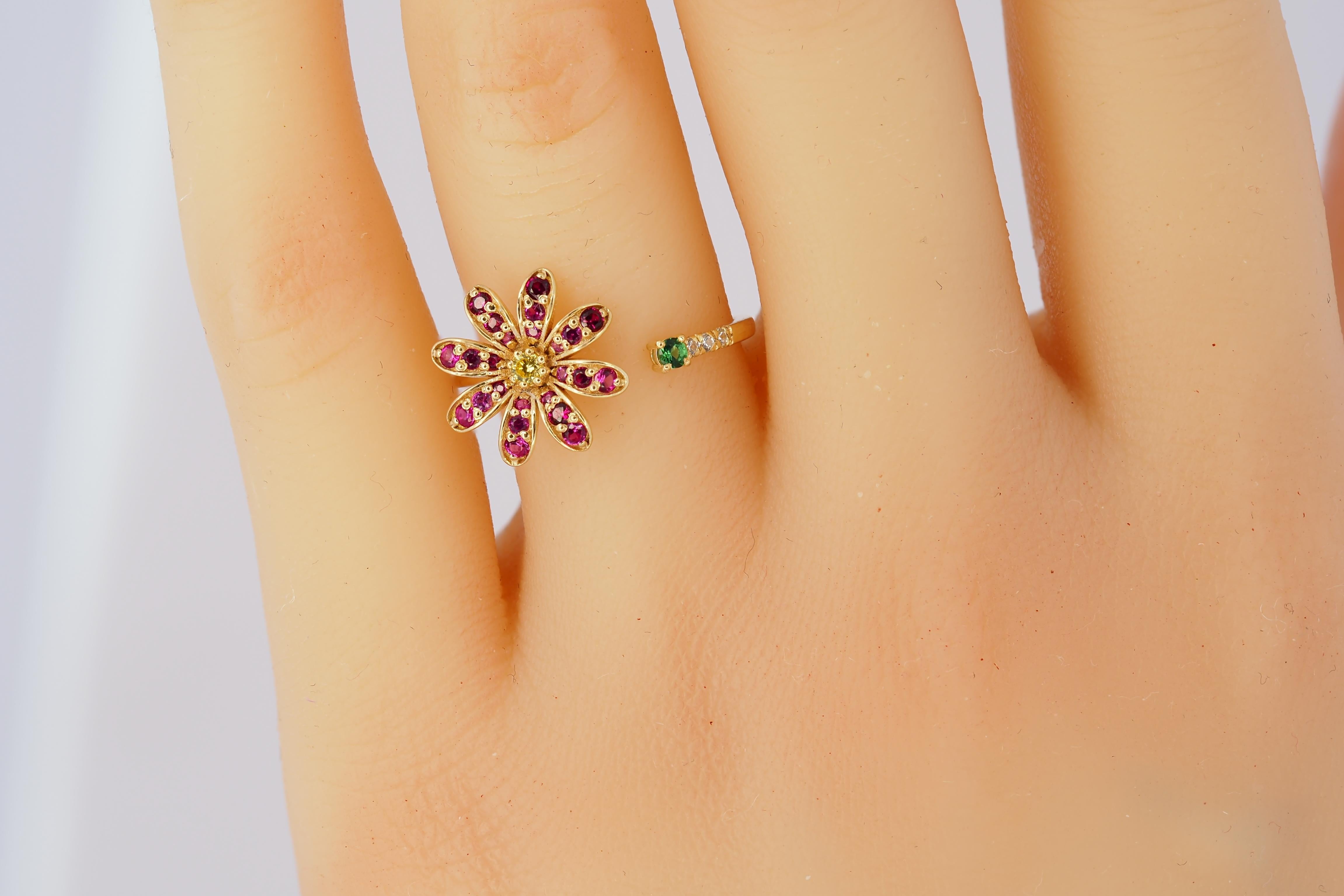 Round Cut Open ended flower ring in 14k gold  For Sale
