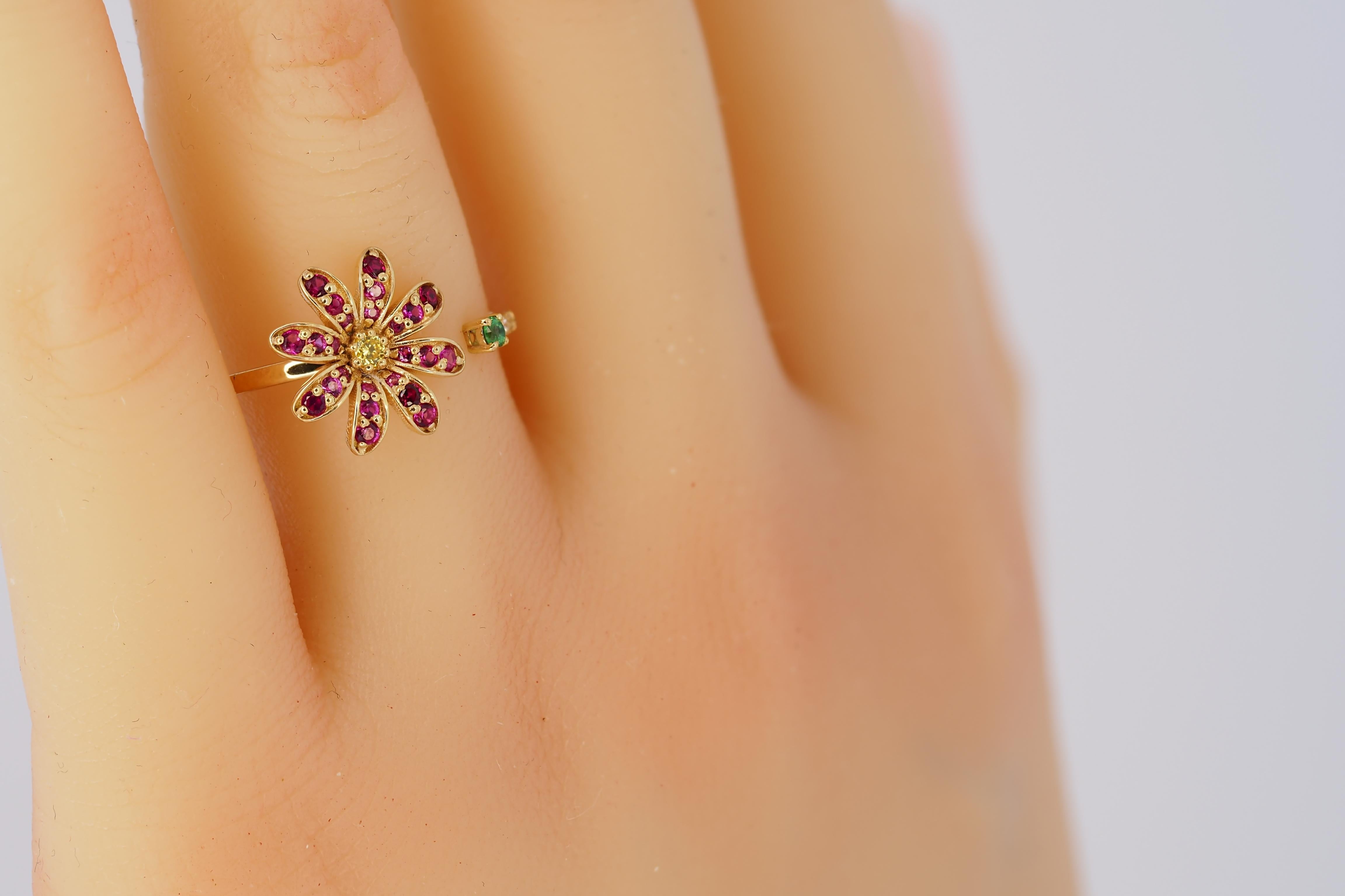 Open ended flower ring in 14k gold  In New Condition For Sale In Istanbul, TR