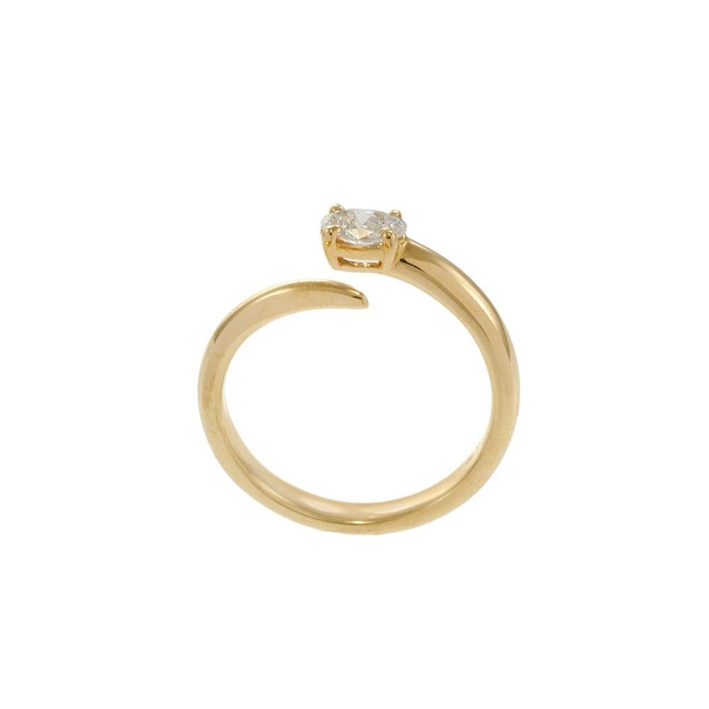 Bague à doigt ouvert avec diamant ovale en or jaune 18K en vente 2