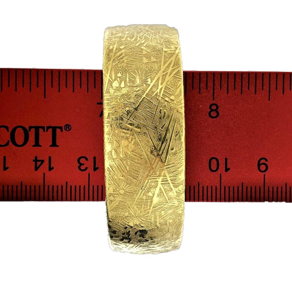 Open Front 18K Gold Acid Etched Cuff with Diamonds by Italian Designer Unoaerre For Sale 6