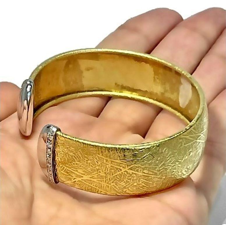 Open Front 18K Gold Acid Etched Cuff with Diamonds by Italian Designer Unoaerre For Sale 3