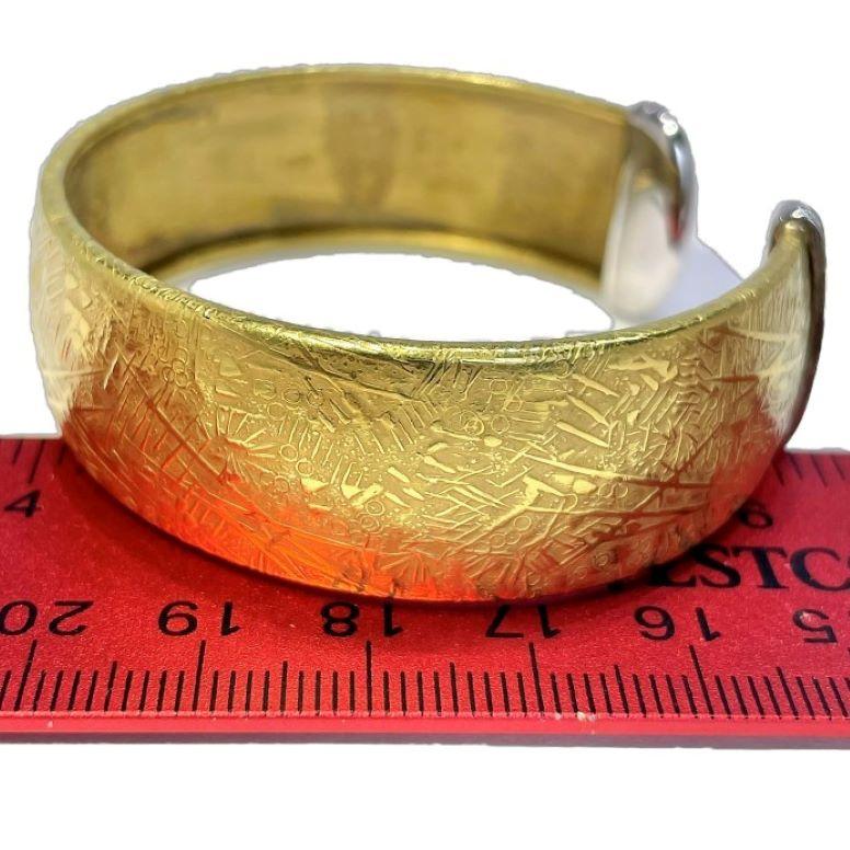 Open Front 18K Gold Acid Etched Cuff with Diamonds by Italian Designer Unoaerre For Sale 4