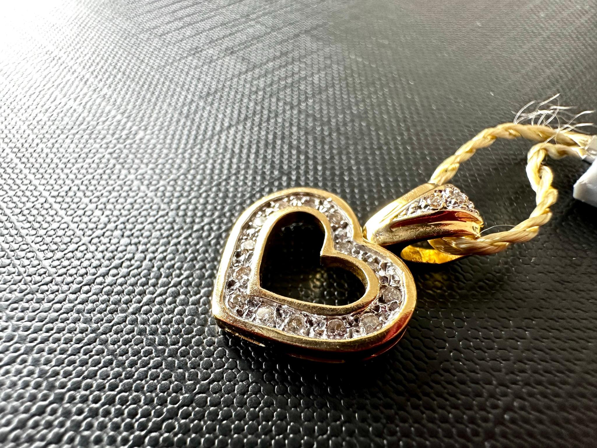 Open Heart Diamond Pendant 18 karat Yellow and White Gold  In Good Condition For Sale In Esch sur Alzette, Esch-sur-Alzette