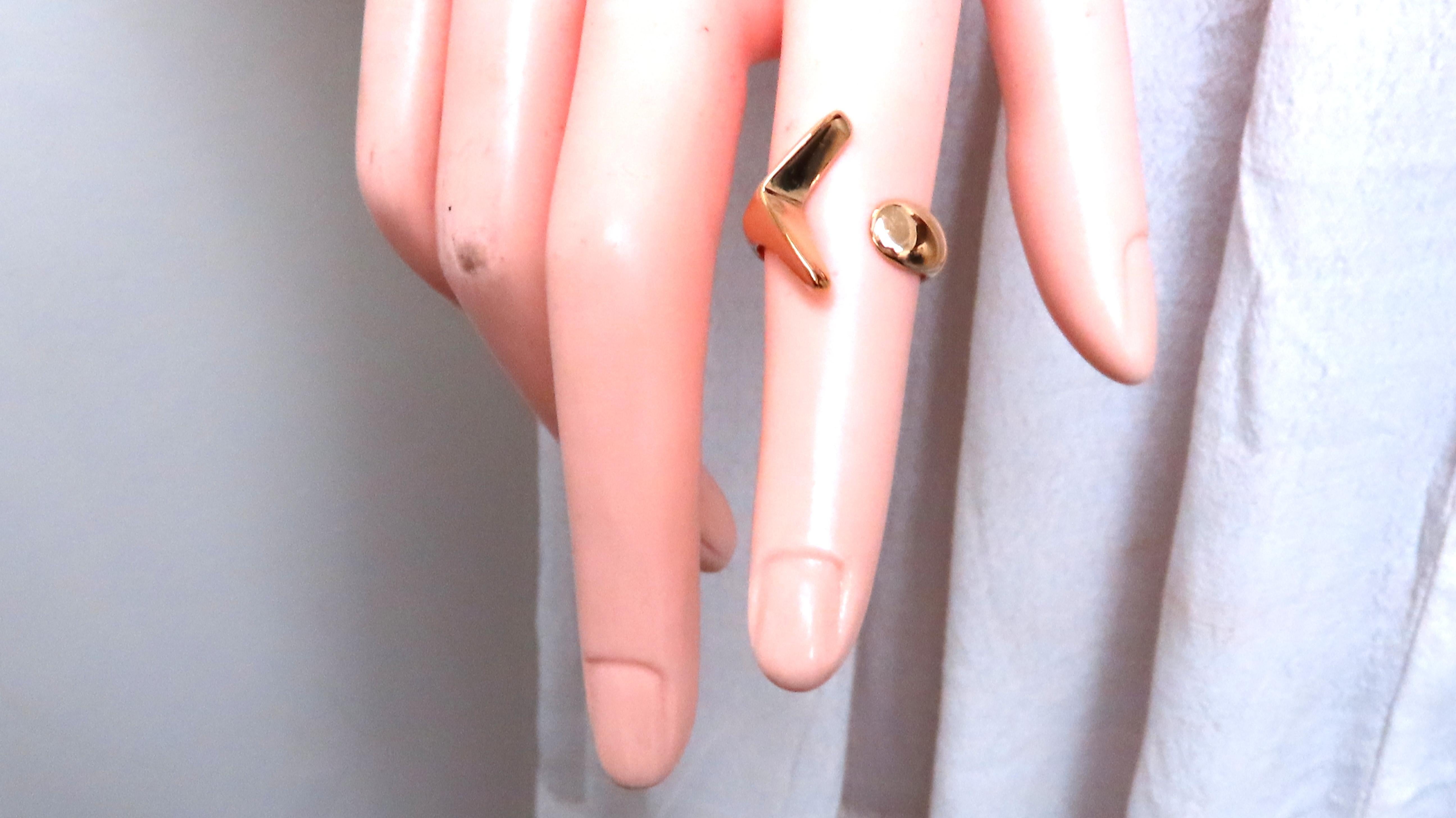 Open Irregular Abstract Statement Ring 14kt Gold 44224 In Good Condition For Sale In New York, NY