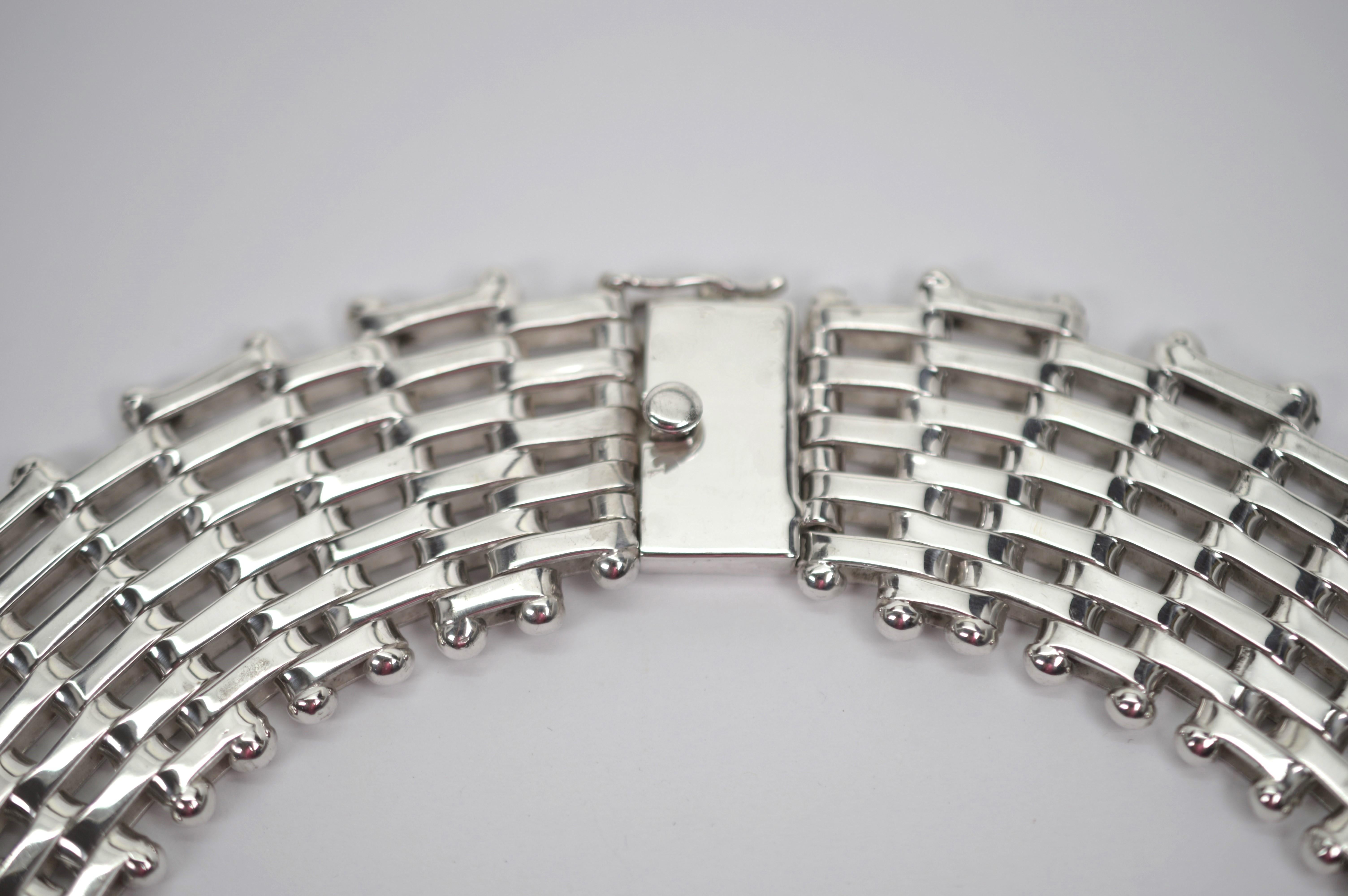 Offene Gliederhalskette aus Sterlingsilber mit breitem Kragen 1