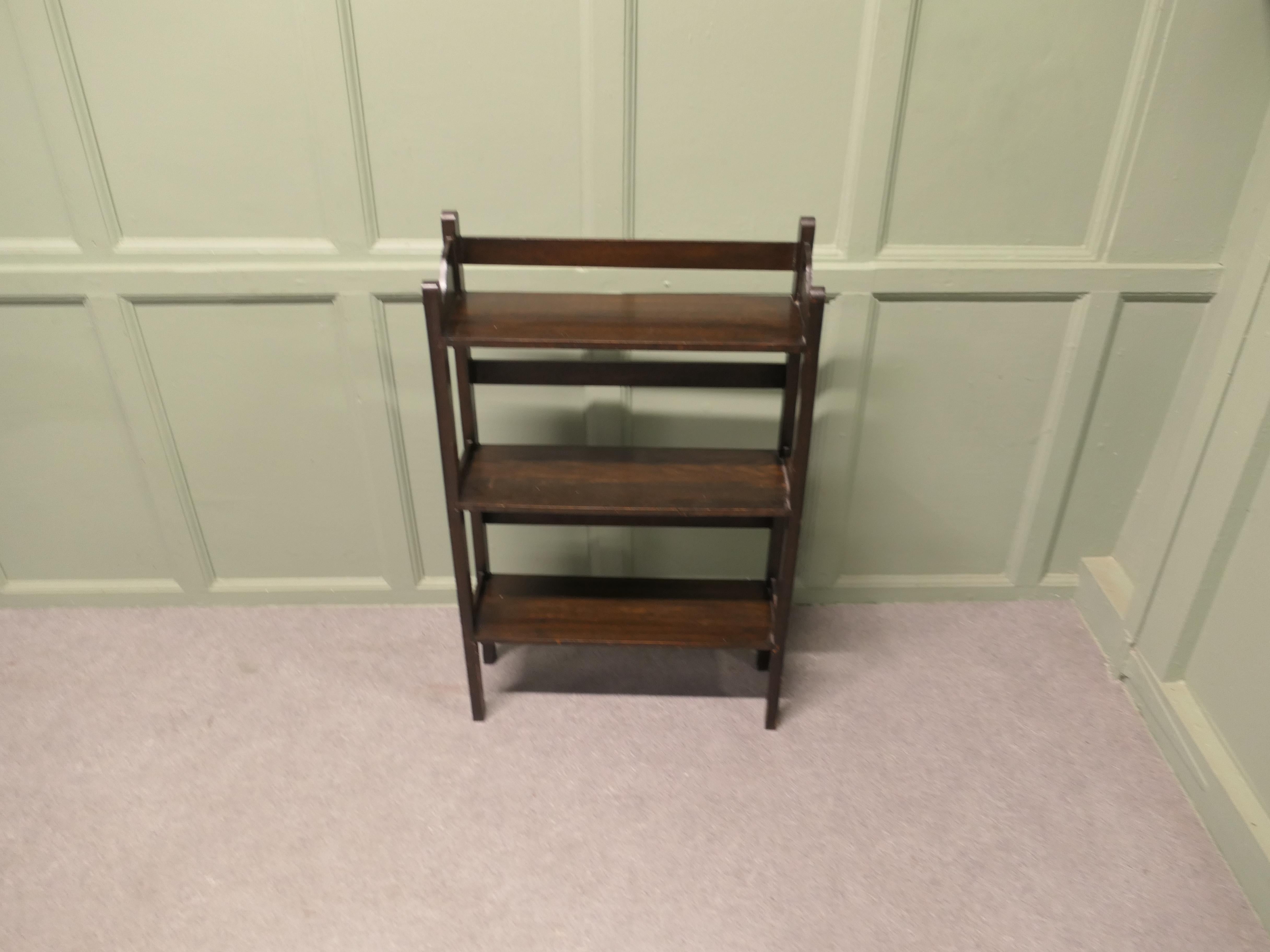Open Oak Bookcase This bookcase has 3 open shelves For Sale 1