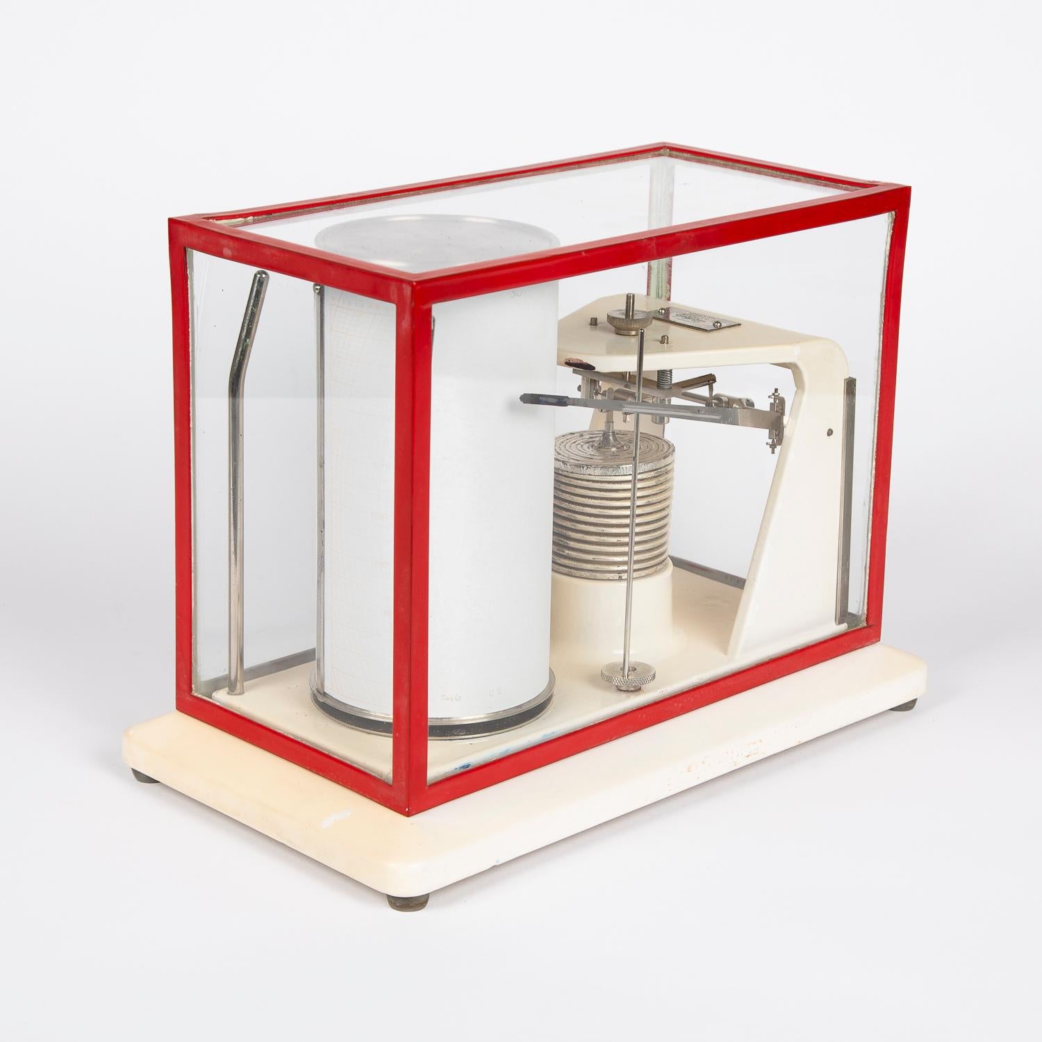 An open scale barograph by C F Casella & Co of London, circa 1960.

7 day clockwork 