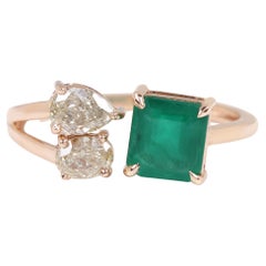 Open Setting Unique 18k Rose Gold Fashion Ring with Natural Emerald and Diamonds