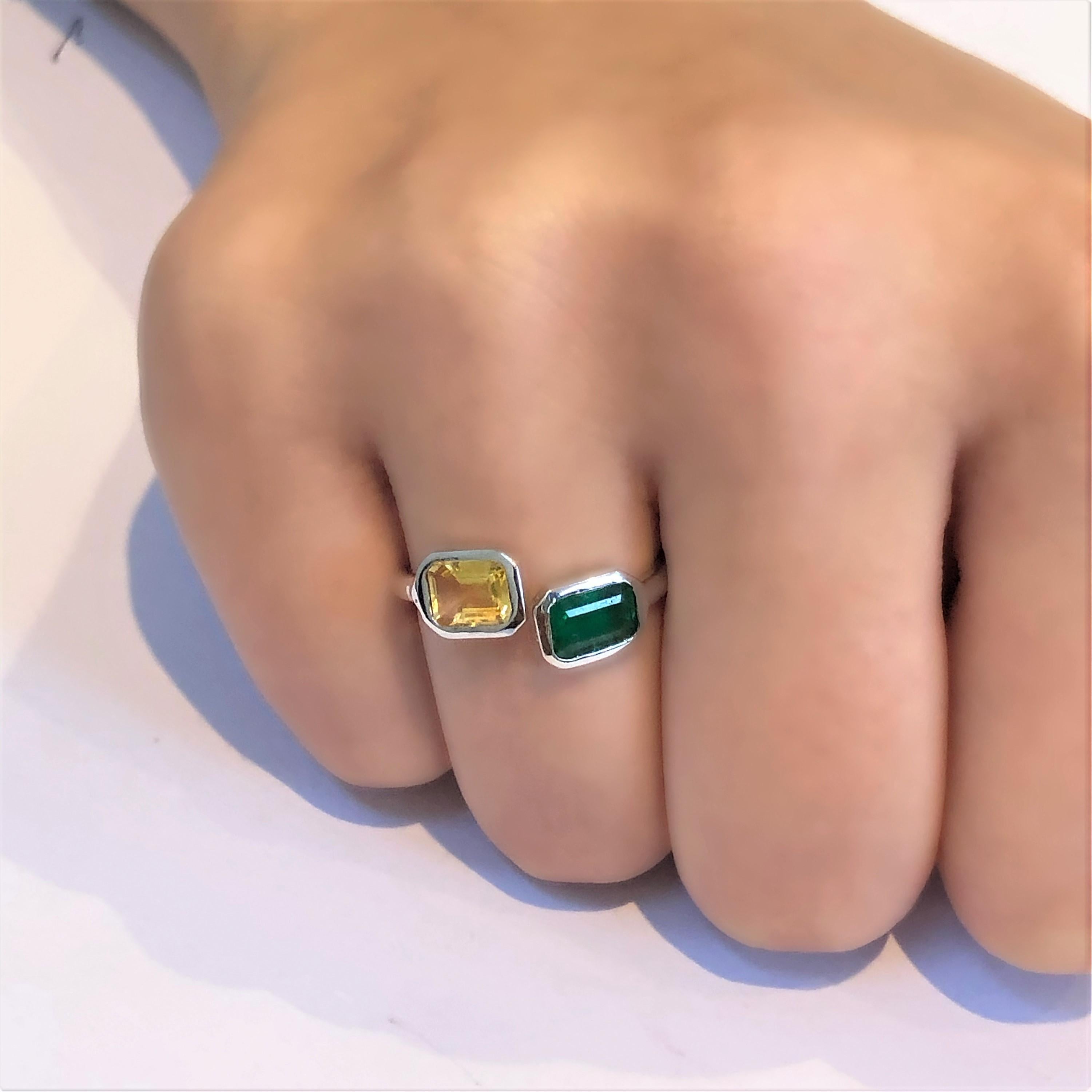 Contemporary Emerald and Yellow Sapphire Bezel Set Facing Open Shank White Gold Cocktail Ring