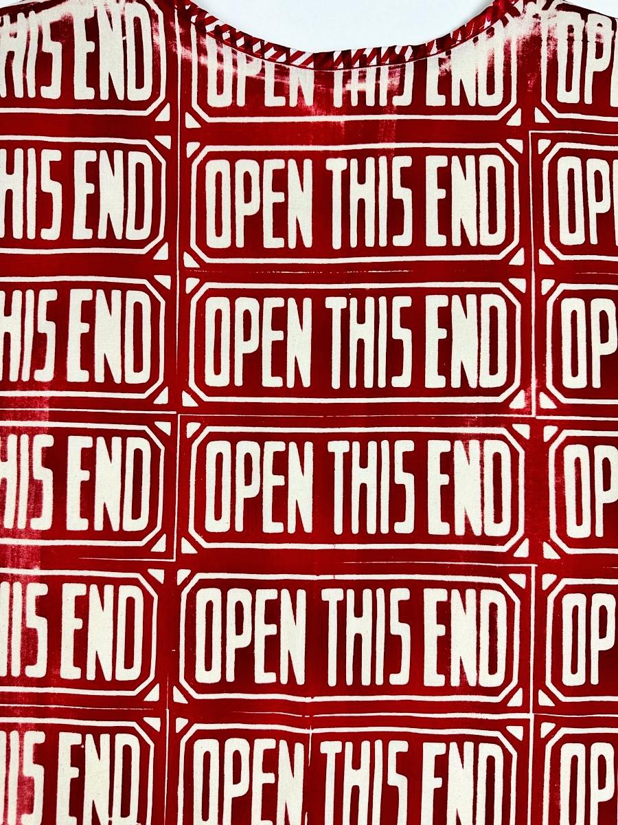 Open This End - Robe en coton imprimé par Andy Warhol (dans le style de) C. 1970 en vente 14