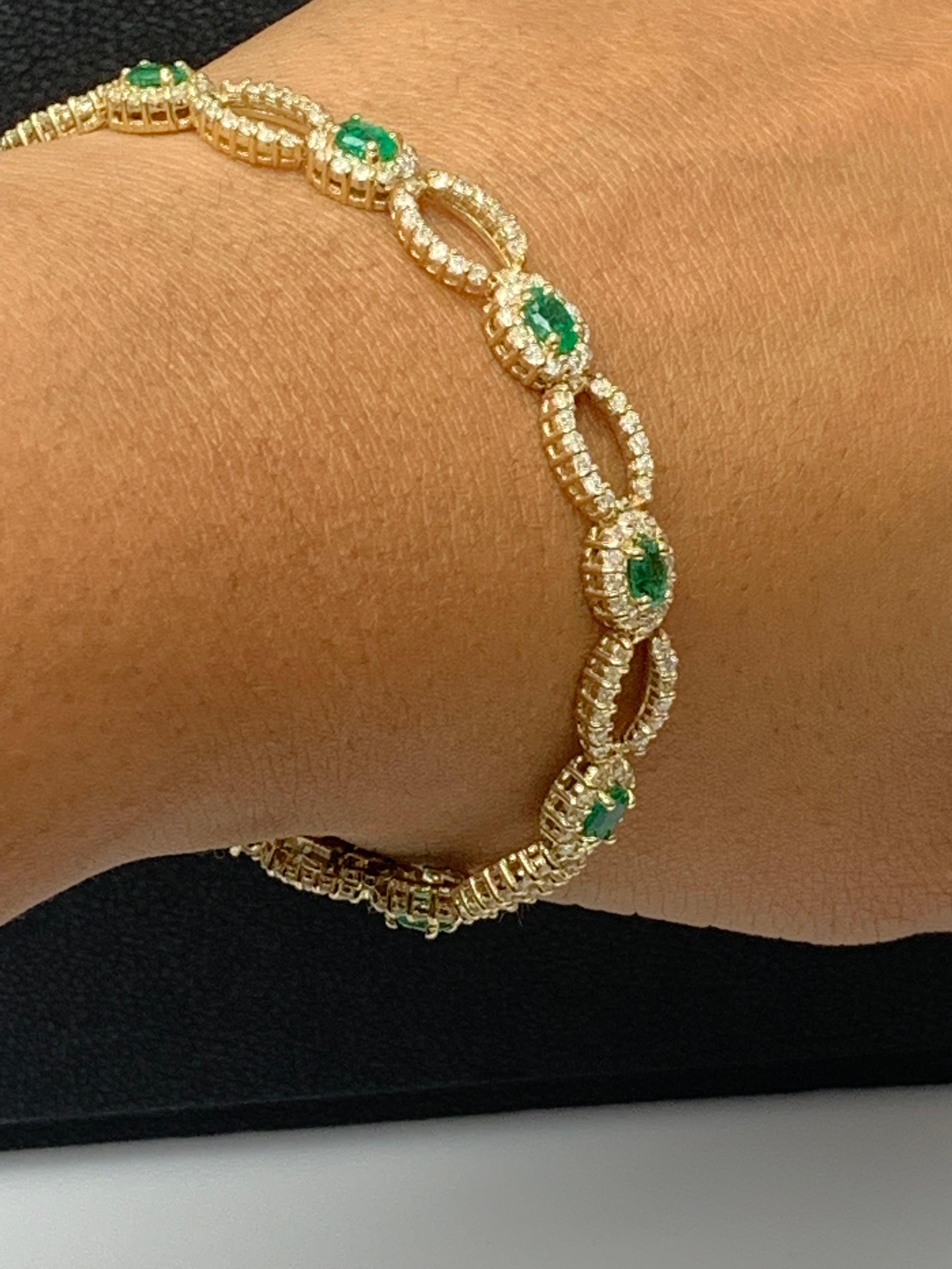 Open-Work 2.13 Carat Emerald and Diamond Bracelet in 14K Yellow Gold For Sale 3