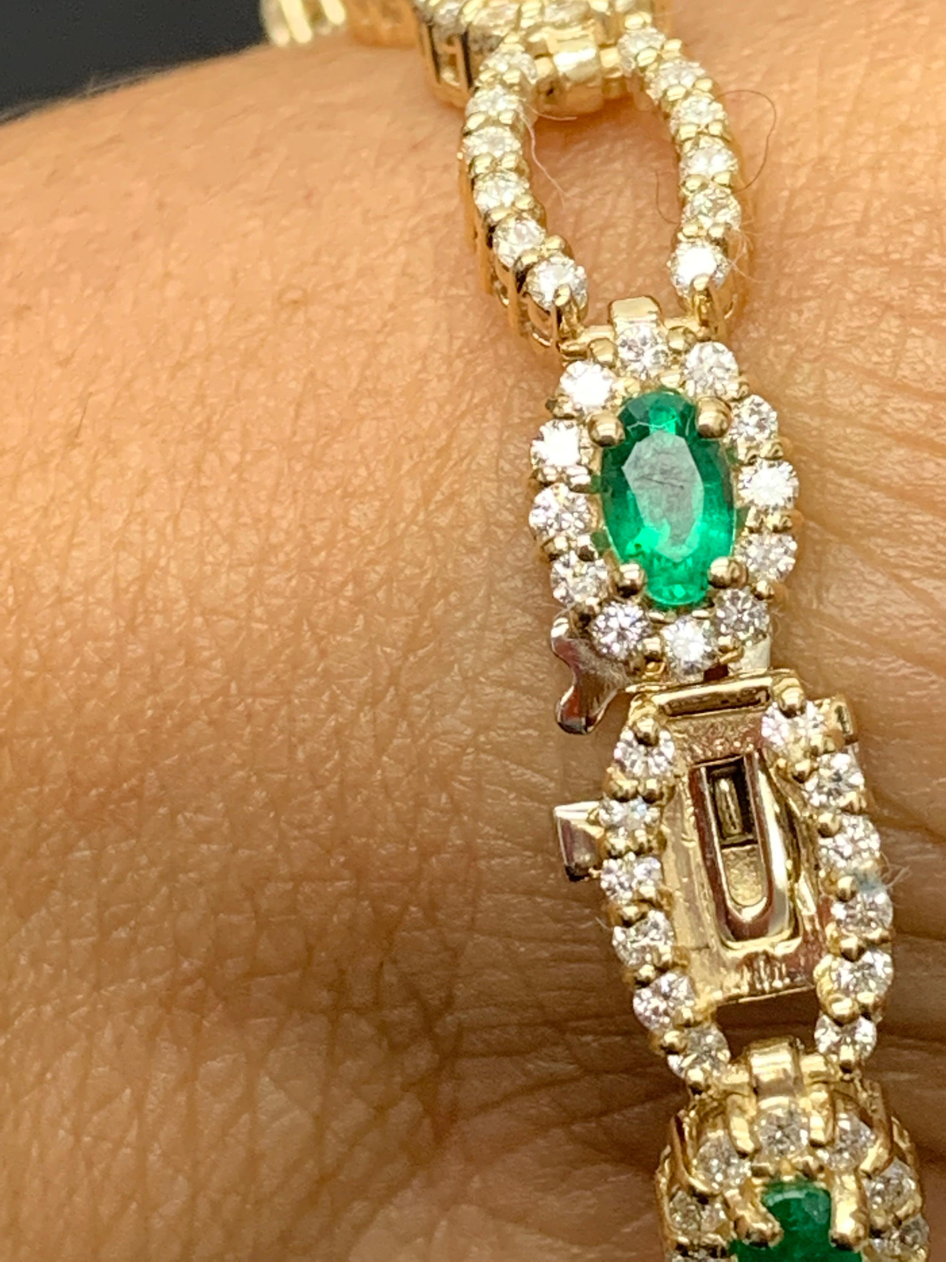 Open-Work 2.13 Carat Emerald and Diamond Bracelet in 14K Yellow Gold For Sale 4